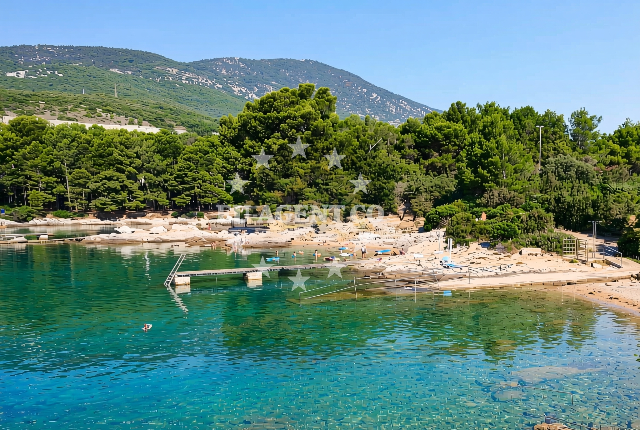 Shoreline and swimming area at Bučanje sredina, Nerezine (Lošinj) Beach in Bučanje sredina