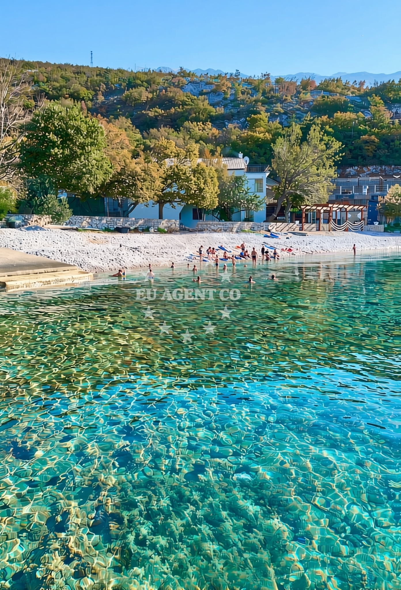 Beach facilities and surroundings at Bunica: beaches and coves (2) in Bunica