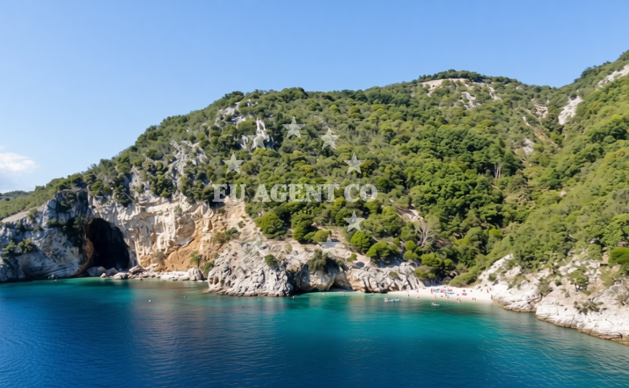 Shoreline and swimming area at Burin II in 90 Beli, Beli