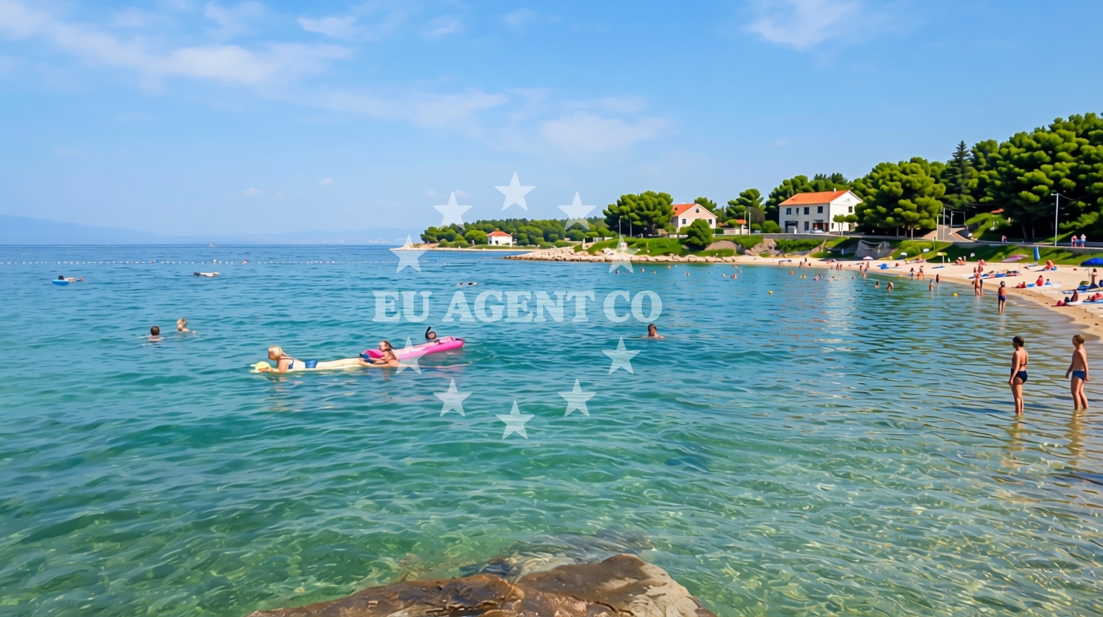 Shoreline and swimming area at BWR beach in Rova 30, Vantačići