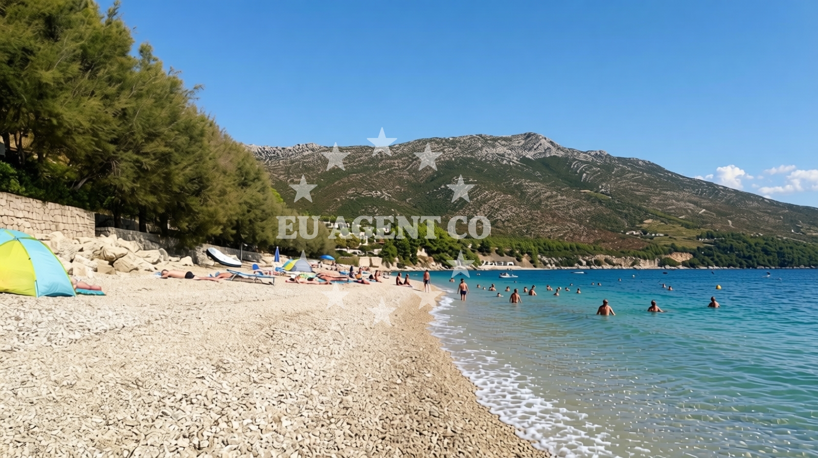 Beach facilities and surroundings at Camp Nevio beach in Dubravica 34, Orebić