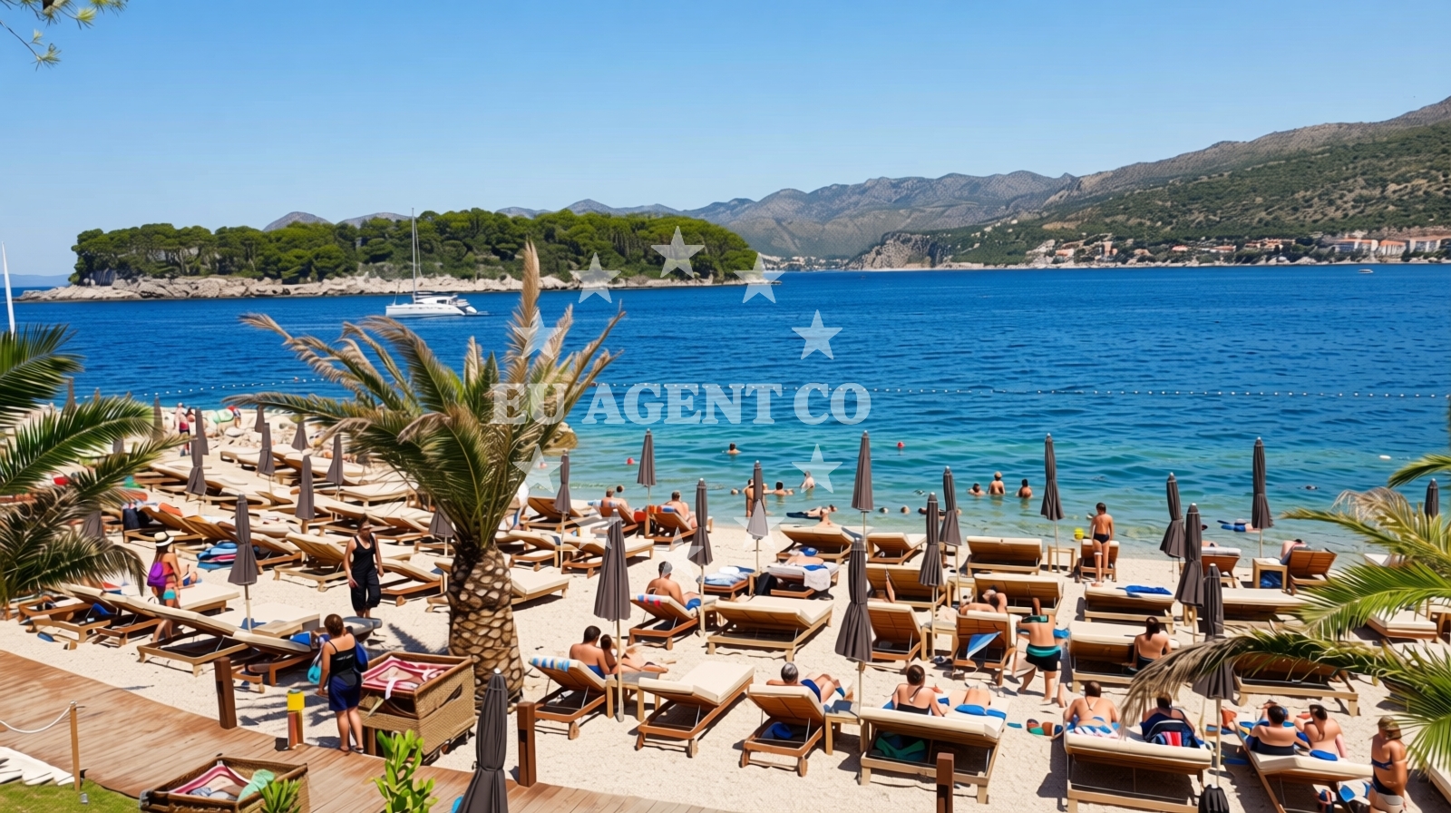 Beach facilities and surroundings at Cava beach in Mali Stradun - Babin kuk, Dubrovnik