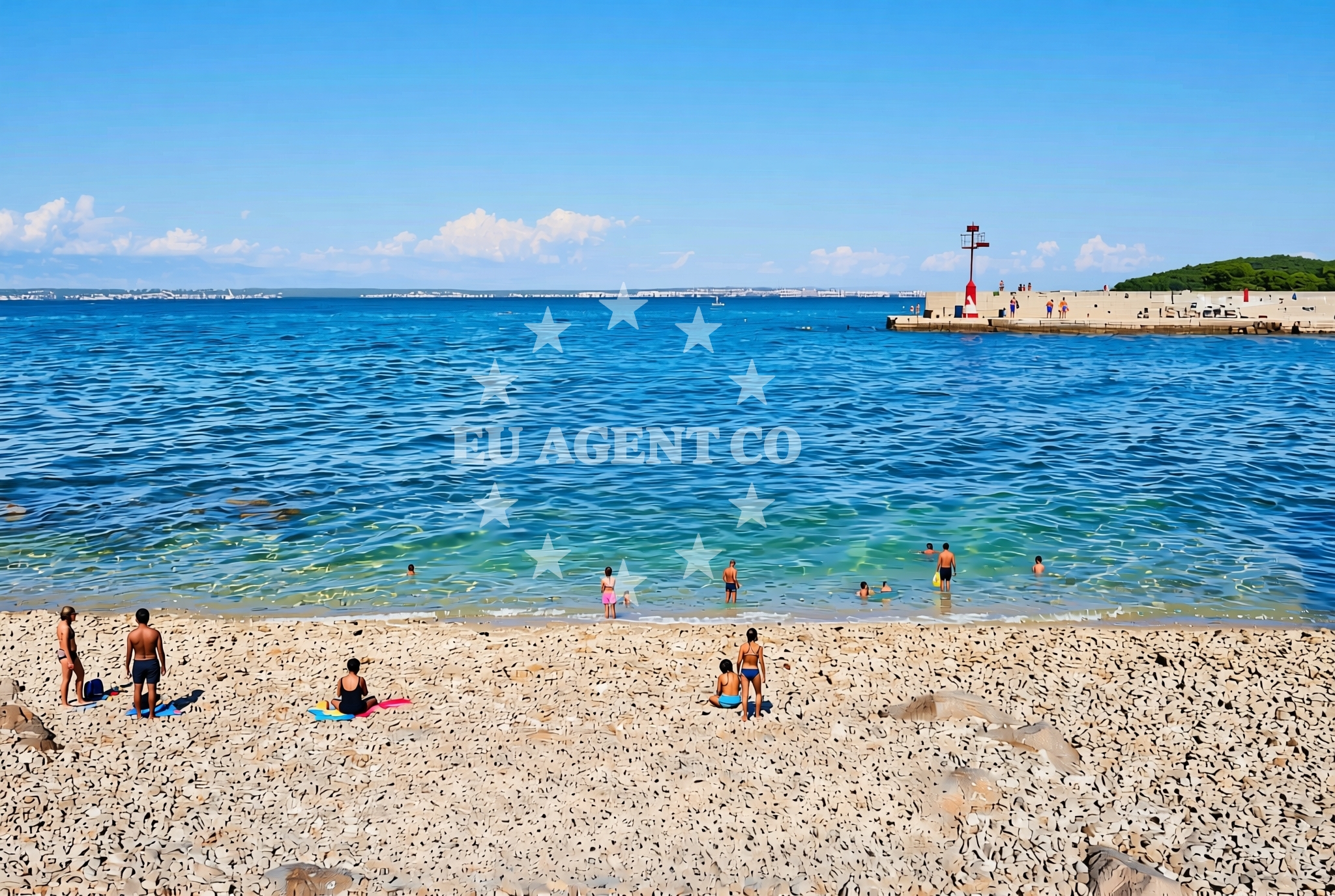 Beach facilities and surroundings at Centar, Ugljan (Ugljan) Beach in Centar