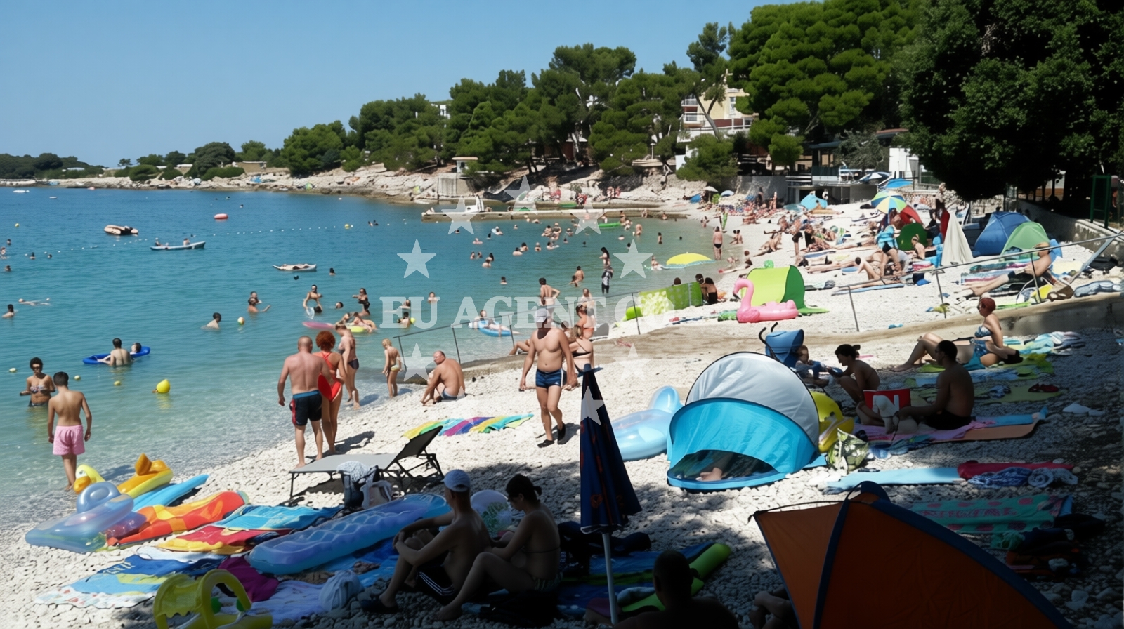 Additional view of Centinera beach in Indije 66, BANJOLE, Pula