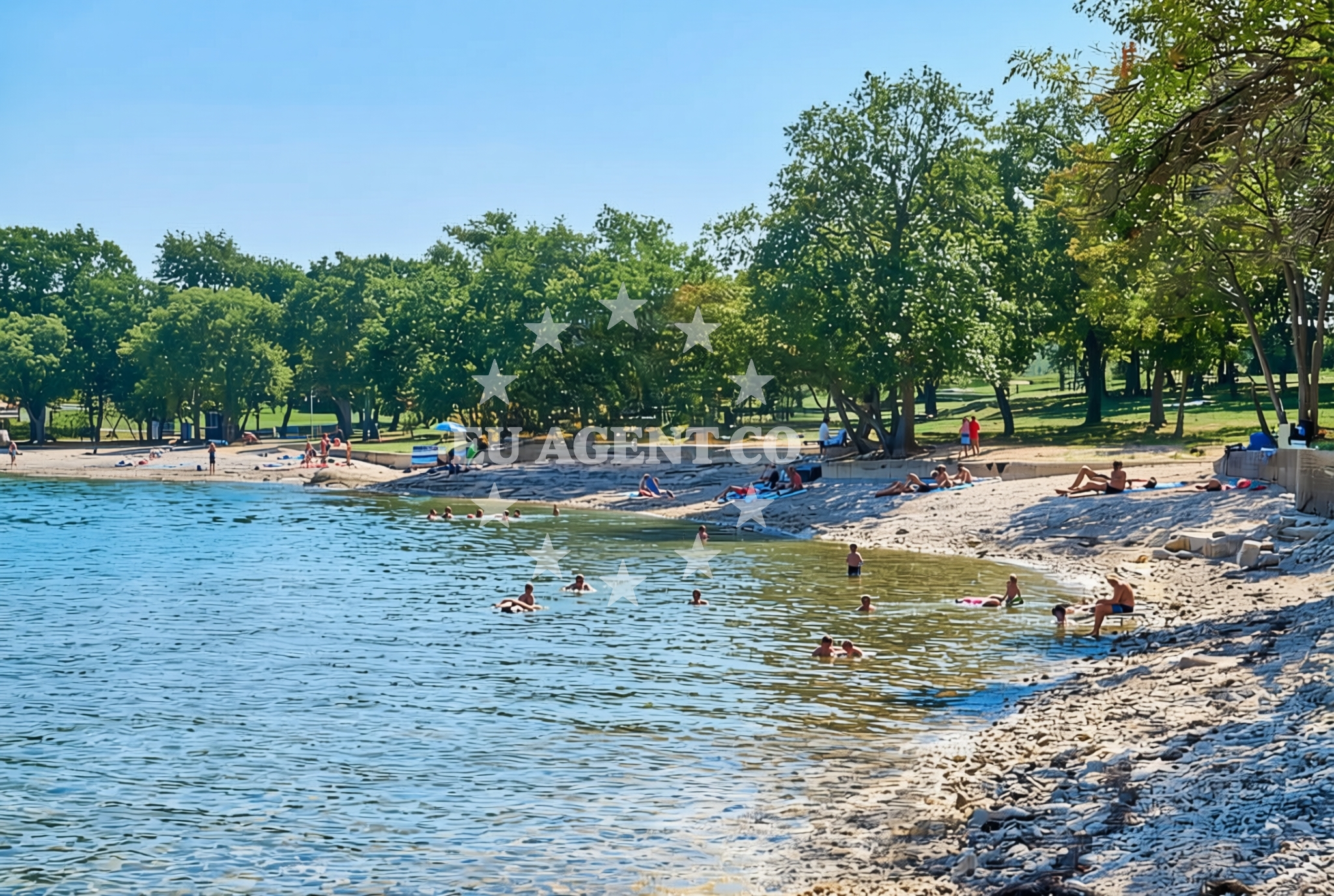 Beach facilities and surroundings at Červar-Porat: beaches and coves (1) in Červar-Porat