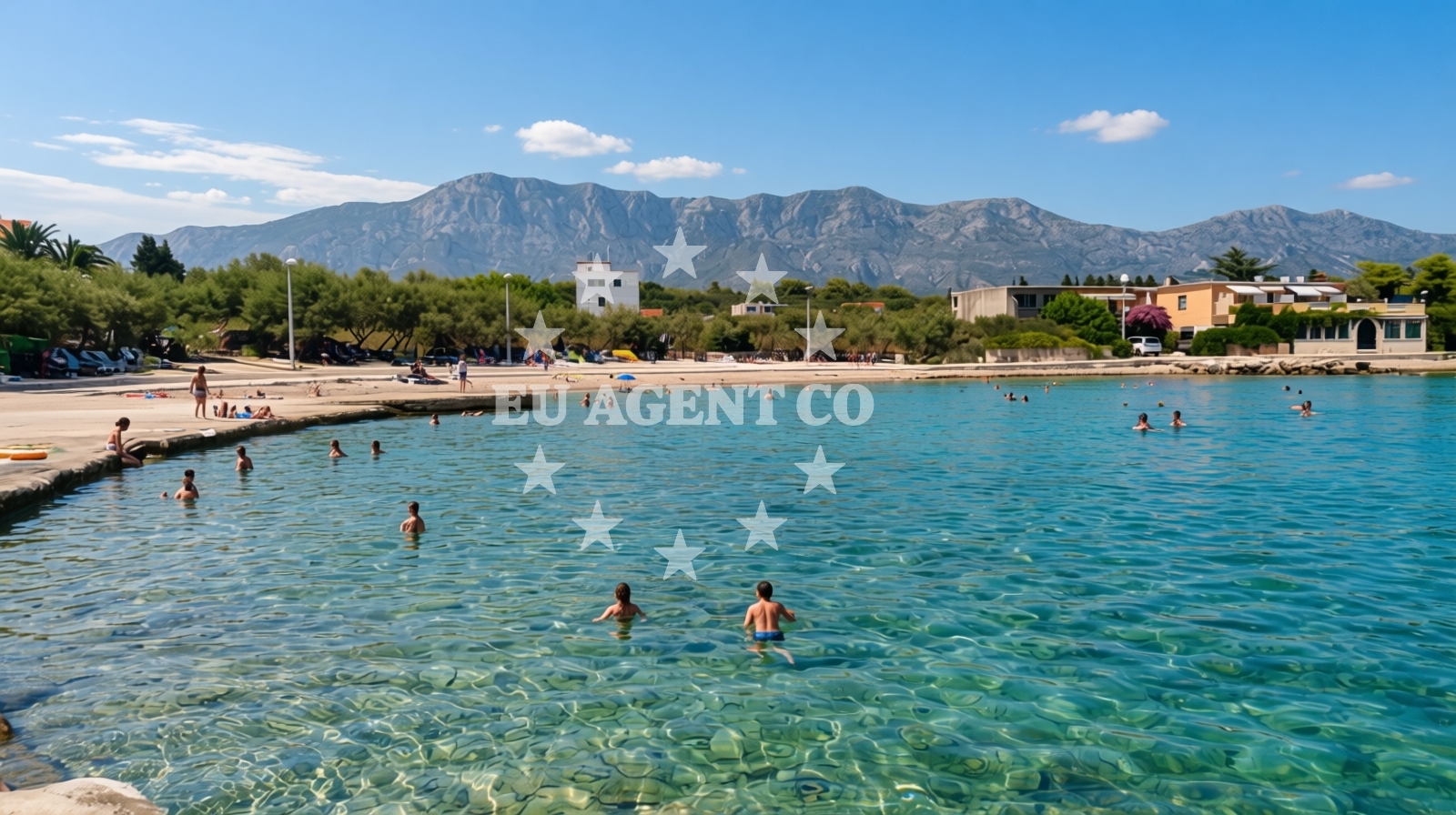 Sea and coastal view of Cesminica beach in Put Pomurvice 18, Sućuraj