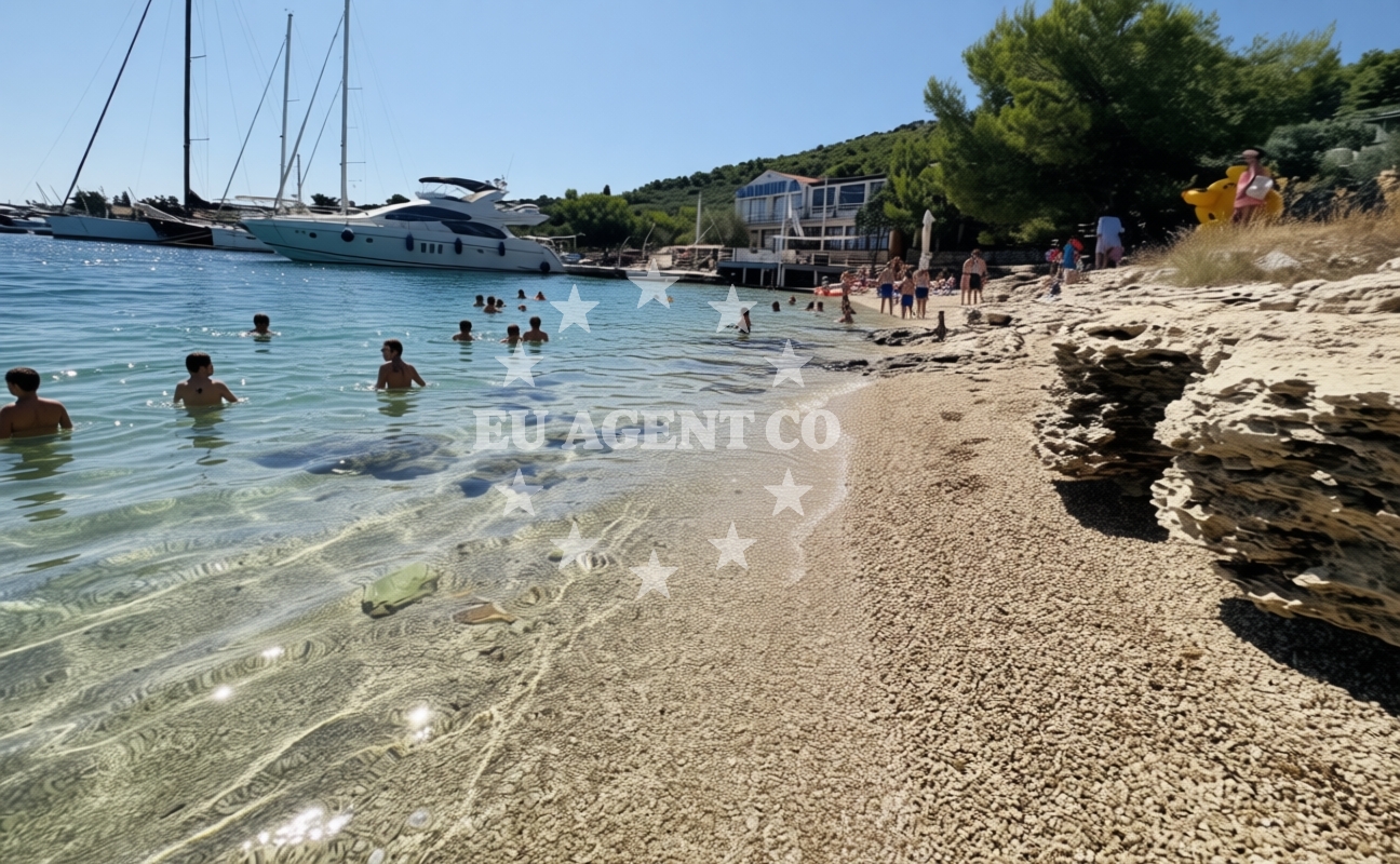 Additional view of Ciuleanu Beach in Otok Žut 52, Pristanišće
