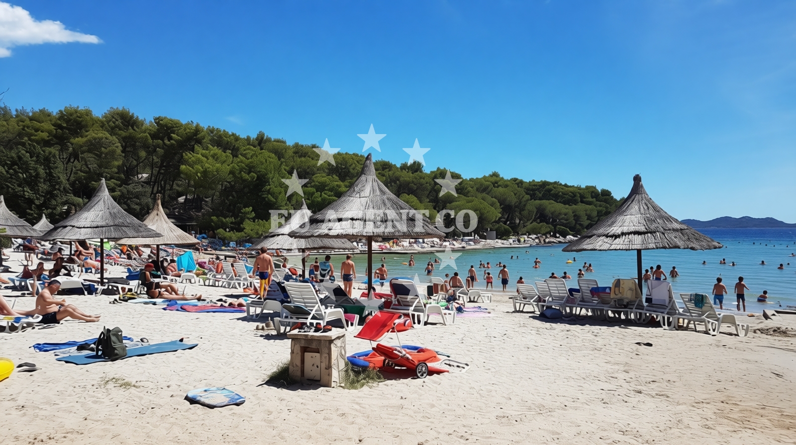 Shoreline and swimming area at Ciuleanu-Veres Beach in Brune Bušića, Pakoštane