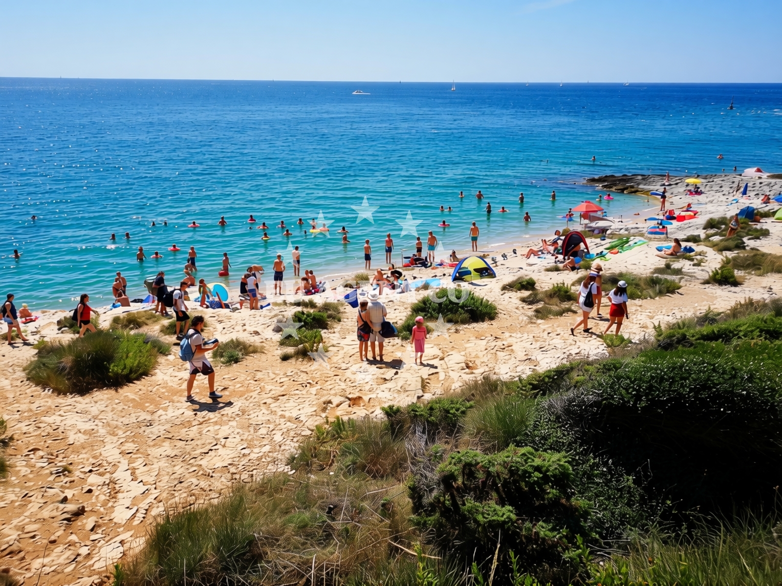 Beach facilities and surroundings at Cliff jump
