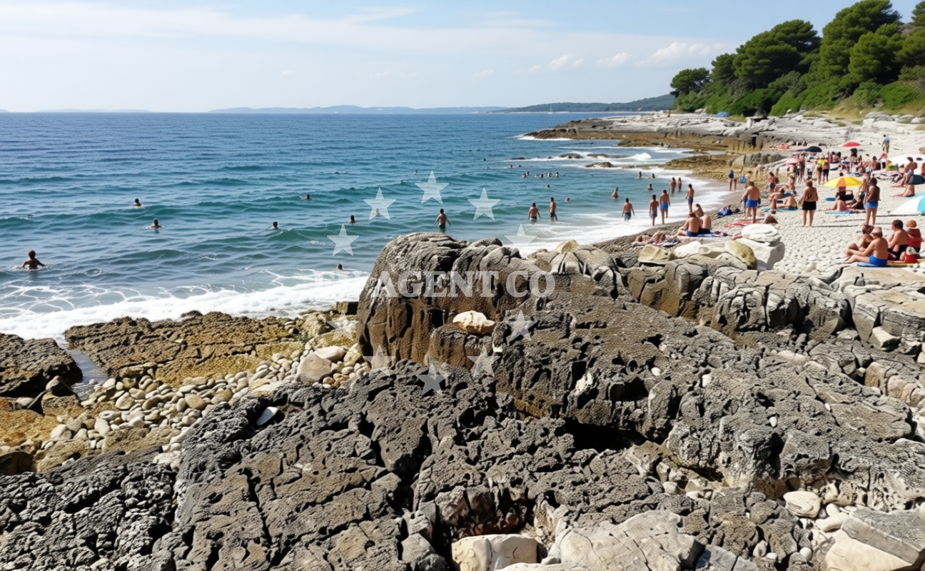 Additional view of Coala beach in Veštar 1, Rovinj