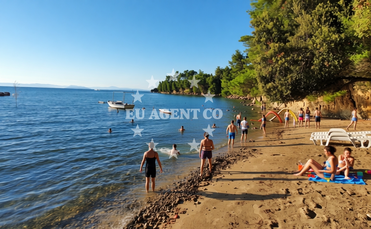 Beach facilities and surroundings at Crikvena beach in Lopar 30 A, Lopar