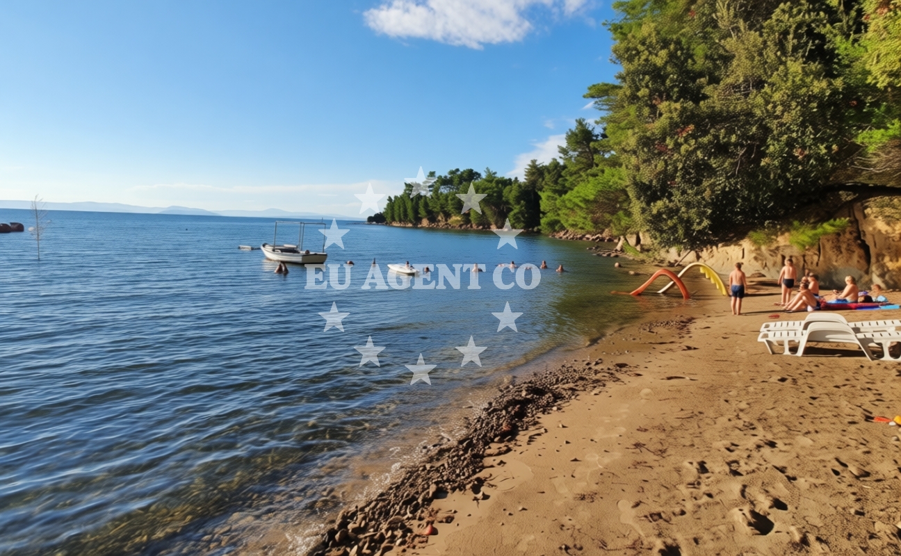 Additional view of Crikvena beach in Lopar 30 A, Lopar