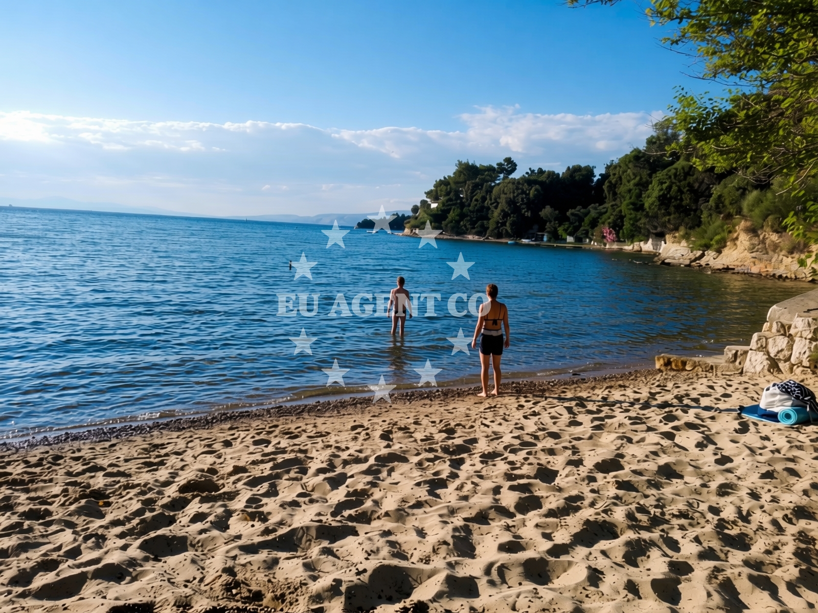 Shoreline and swimming area at Crikvena II beach in Lopar 30 A, Lopar