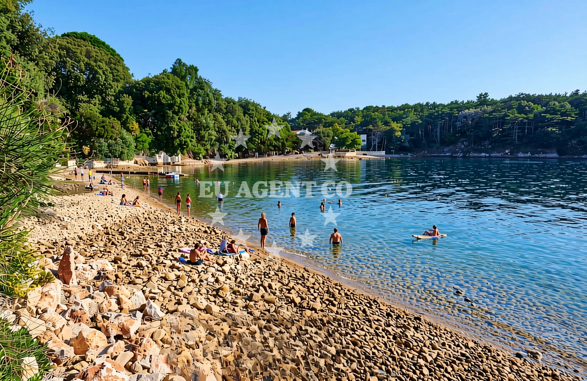 Shoreline and swimming area at Crkvena dražica sjever, Lopar (Rab) Beach in Crkvena dražica sjever