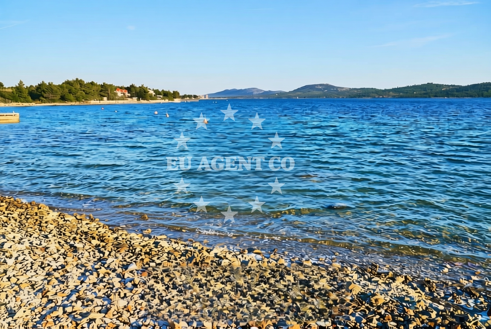 Shoreline and swimming area at Crni krug, Pirovac Beach in Crni krug