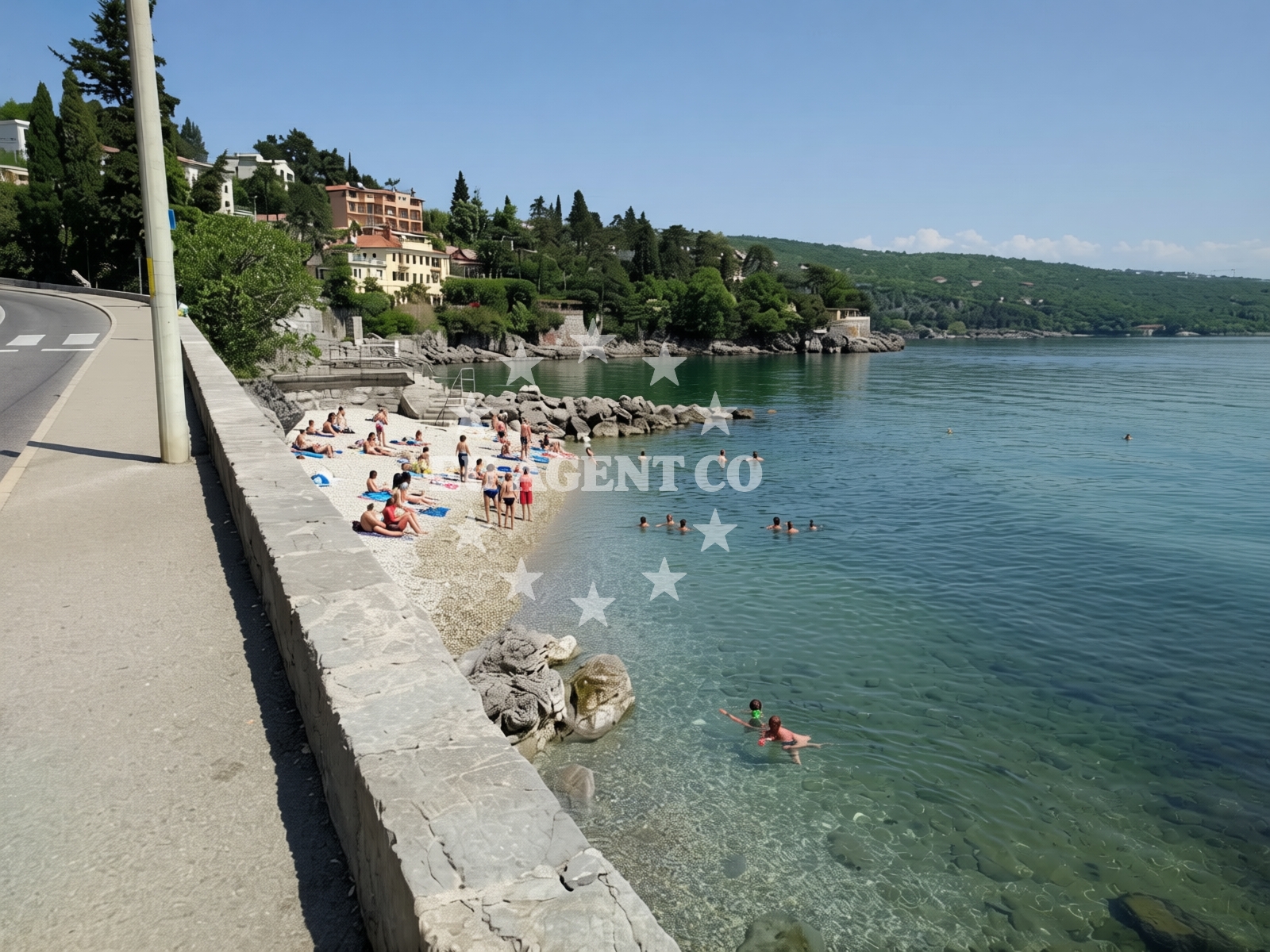 Overview of Crnikovica beach in Andrije Mohorovičića 40, Opatija