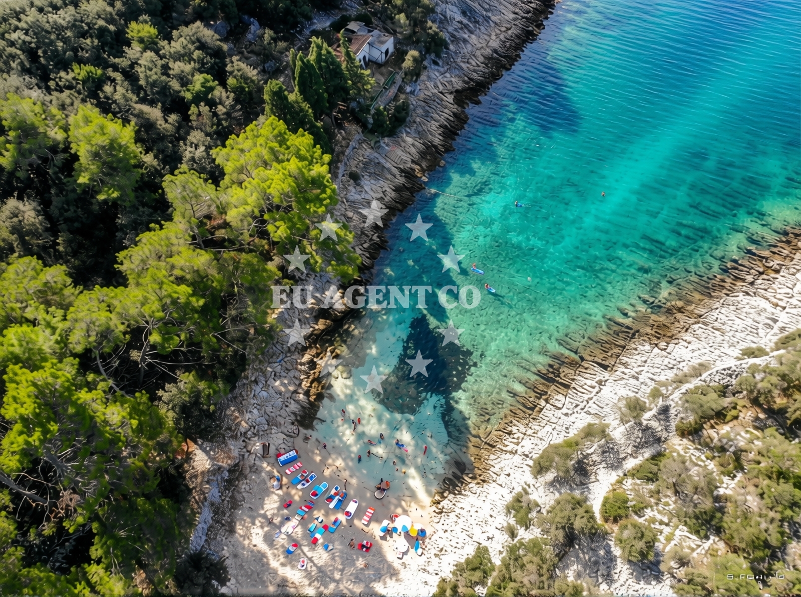 Shoreline and swimming area at Cuanguski Zaljev in Braće Ivana i Stjepana Vidulića 55, Mali Lošinj