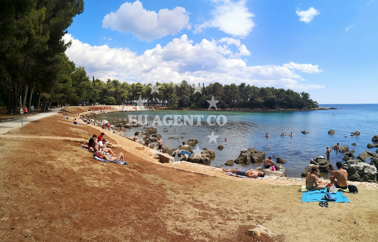 Overview of Cuvi beach in 54 ulica Centener, Rovinj