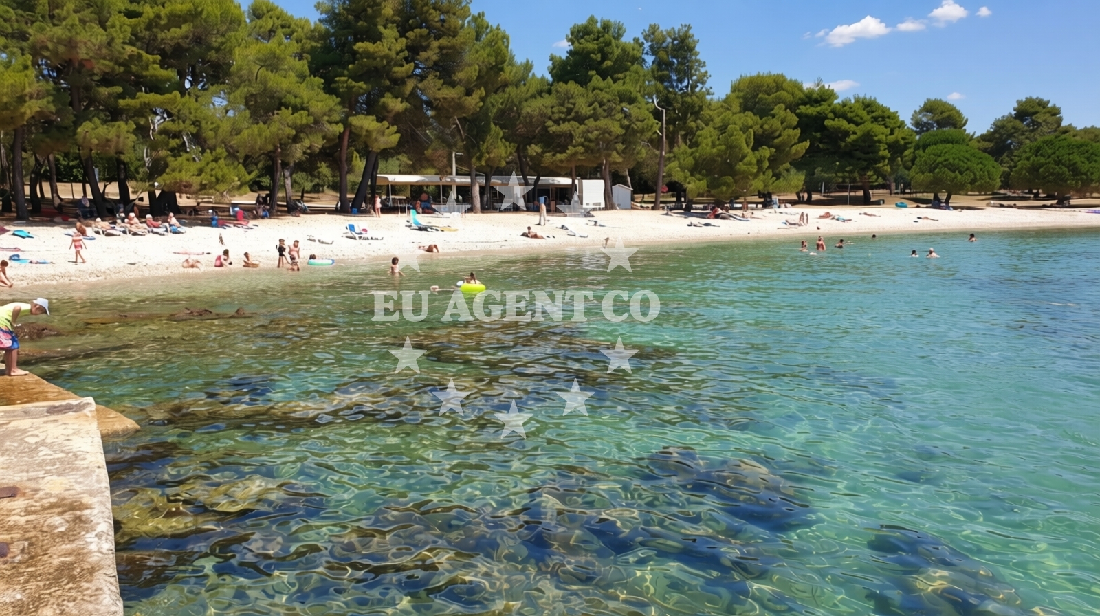 Shoreline and swimming area at Cuvi beach II in Matka Brajše Rašana 12, Rovinj