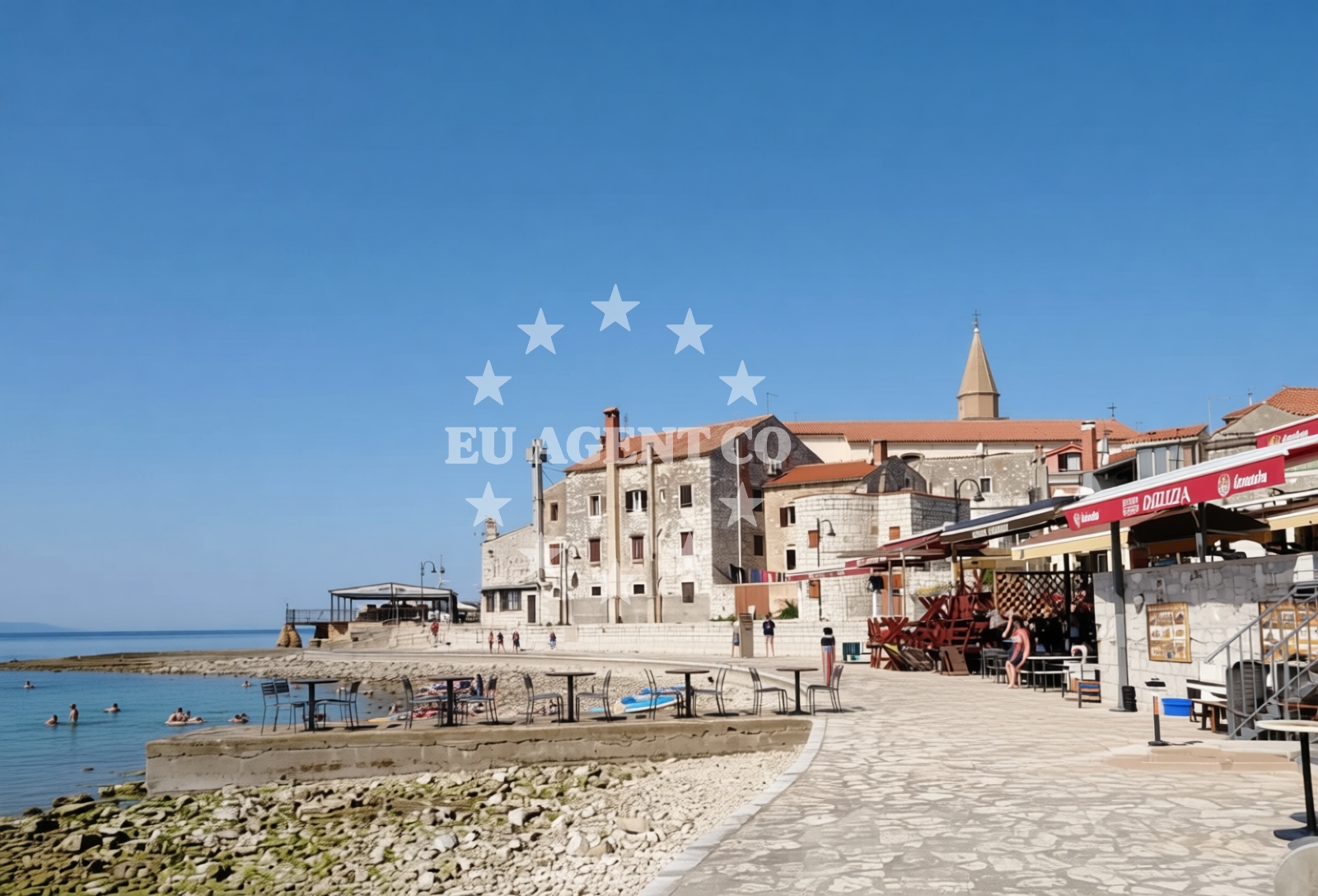 Beach facilities and surroundings at Dante beach in Sveti Mihael 4, Umag