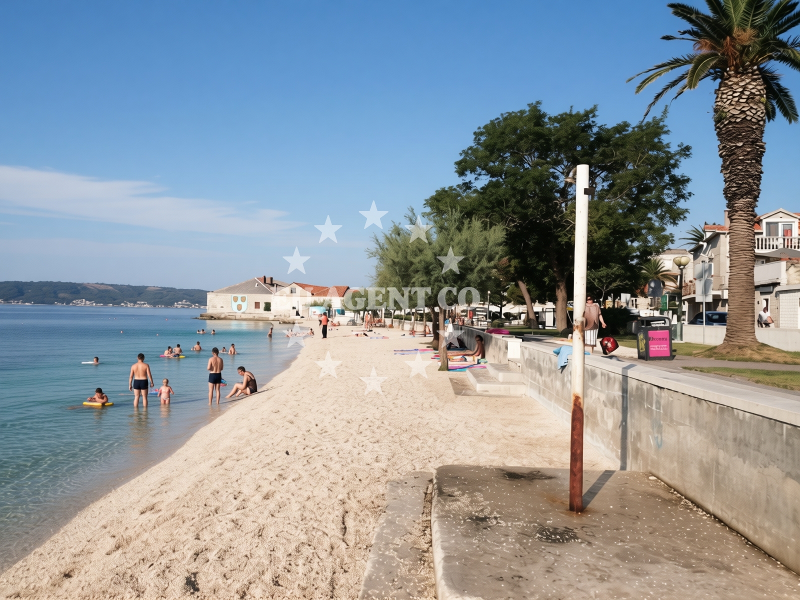 Shoreline and swimming area at Dardin beach in Brce 5, Kaštela