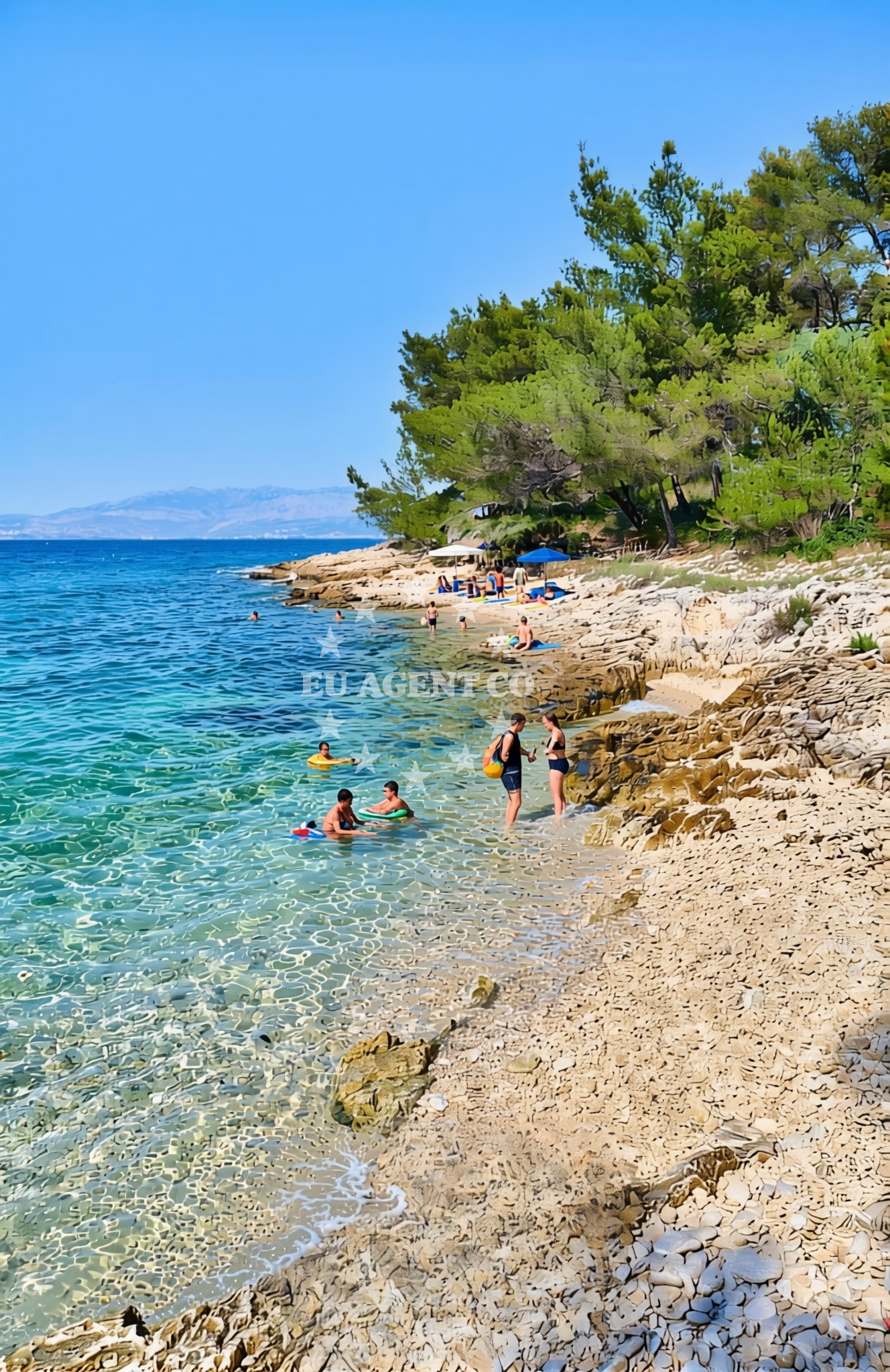 Shoreline and swimming area at Deralo, Sutivan (Brač) Beach in Deralo