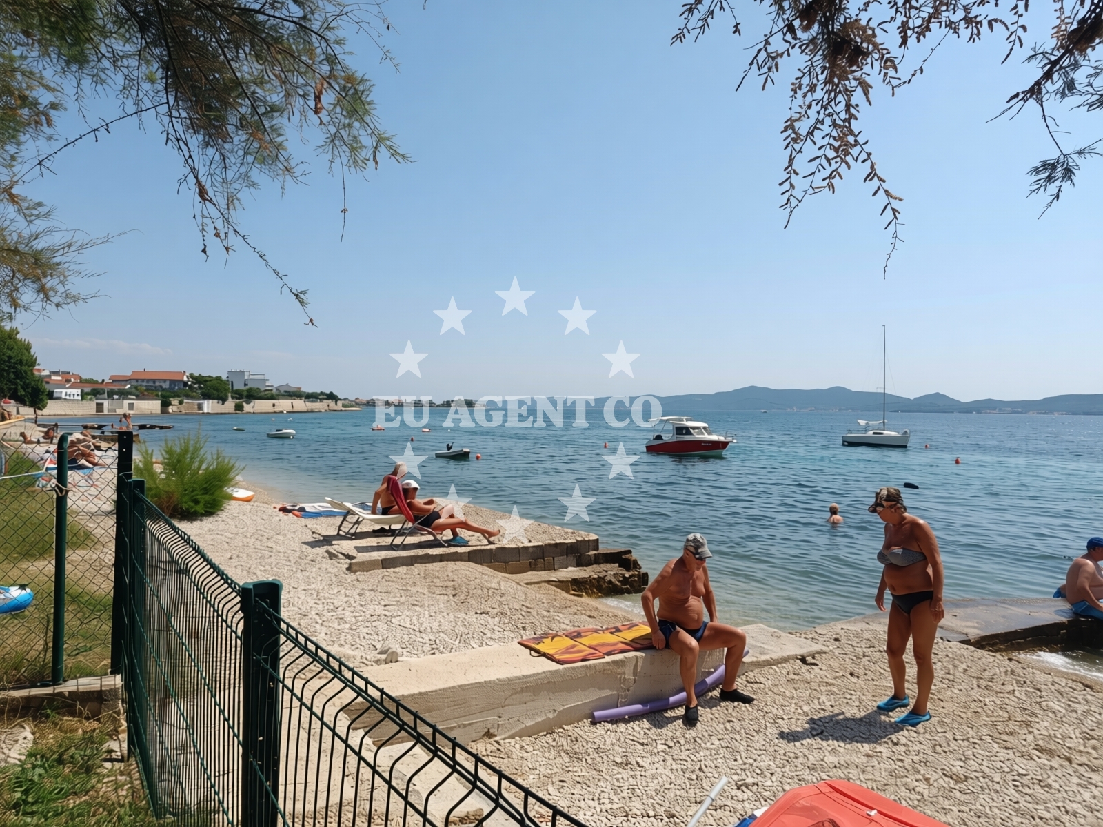 Beach facilities and surroundings at Dido Beach in 25 Javore, Bibinje