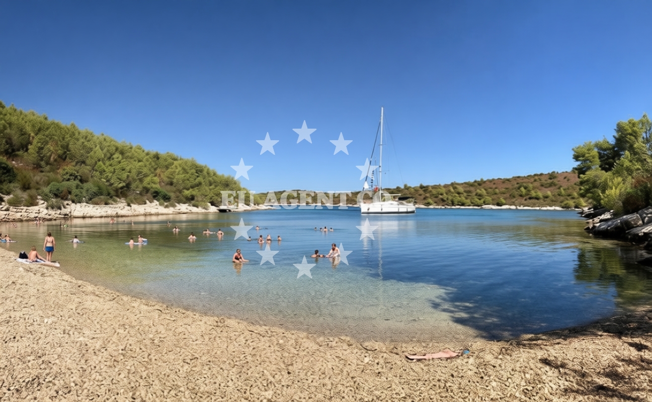 Additional view of Dijana beach in Uvala Kalober 3 (Pribinja), Hvar
