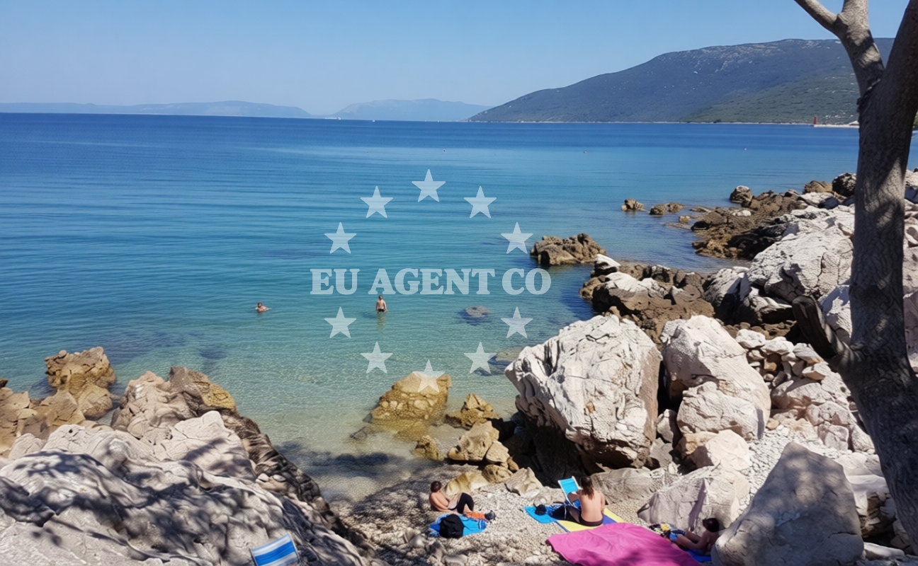 Additional view of Divlja beach in Lungo mare Sv Mikule 17, Cres