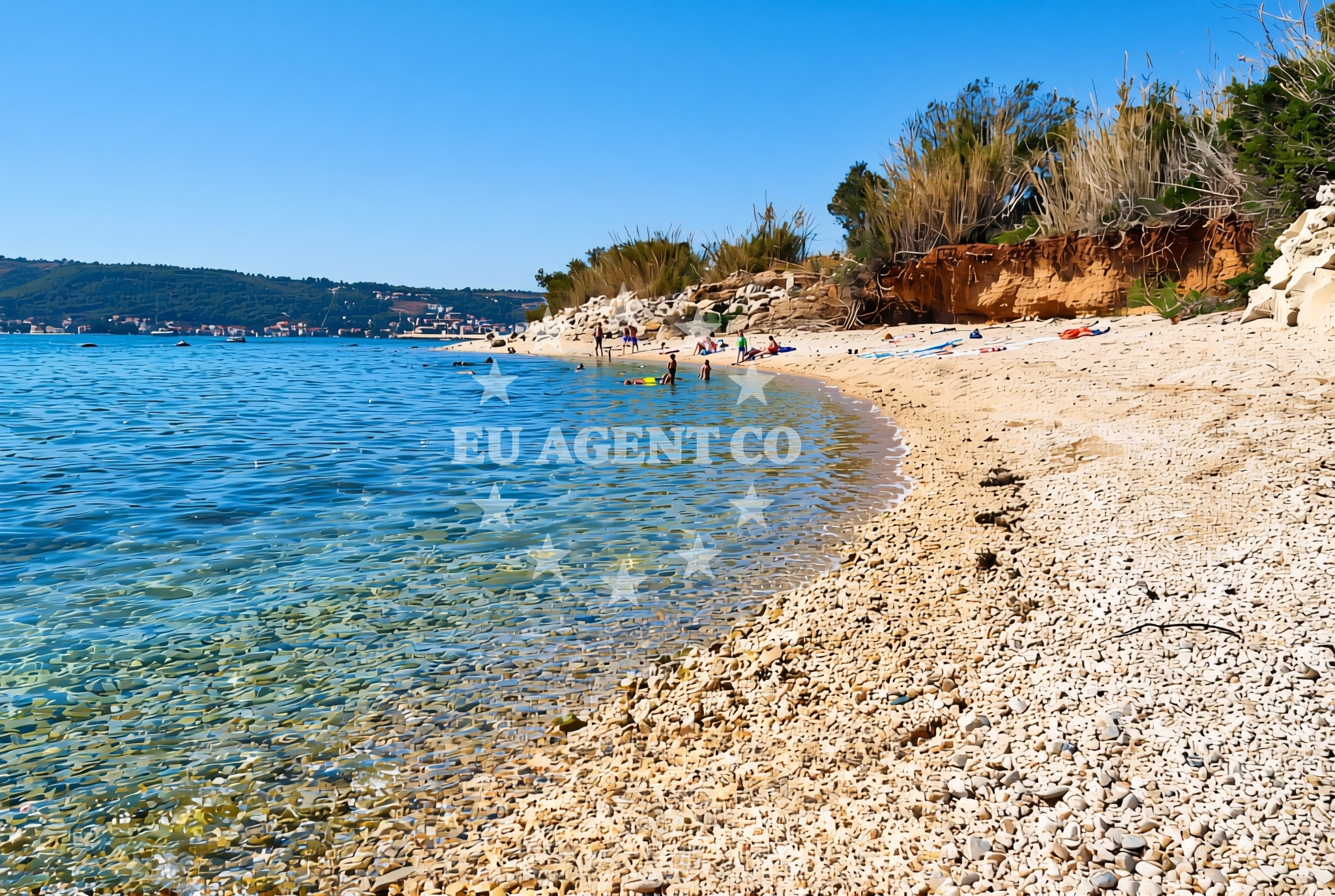 Overview of Divulje istok, Kaštel Štafilić Beach in Divulje istok
