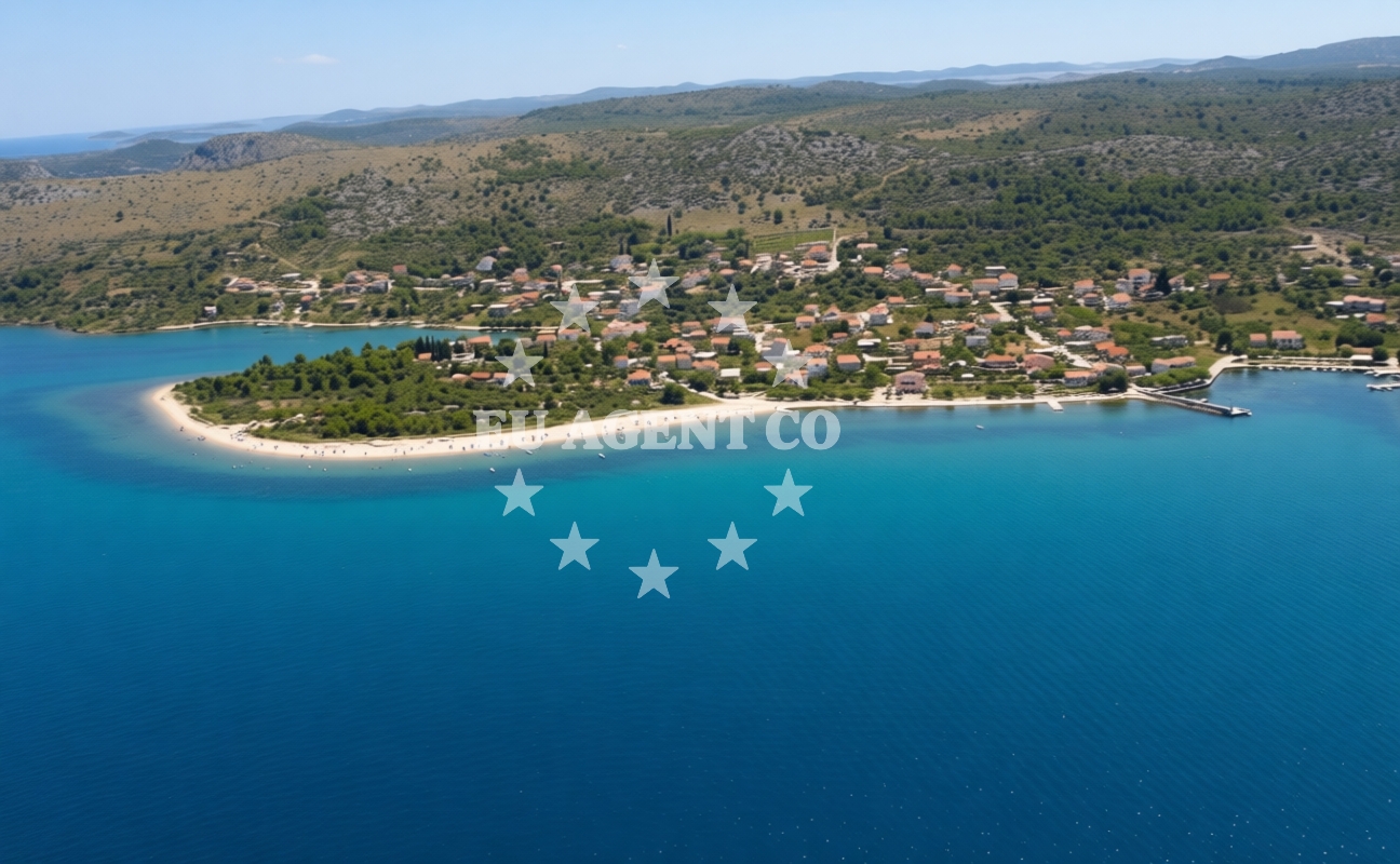Beach facilities and surroundings at Djelo beach in Put sv. Mihovila 15 A, Raslina
