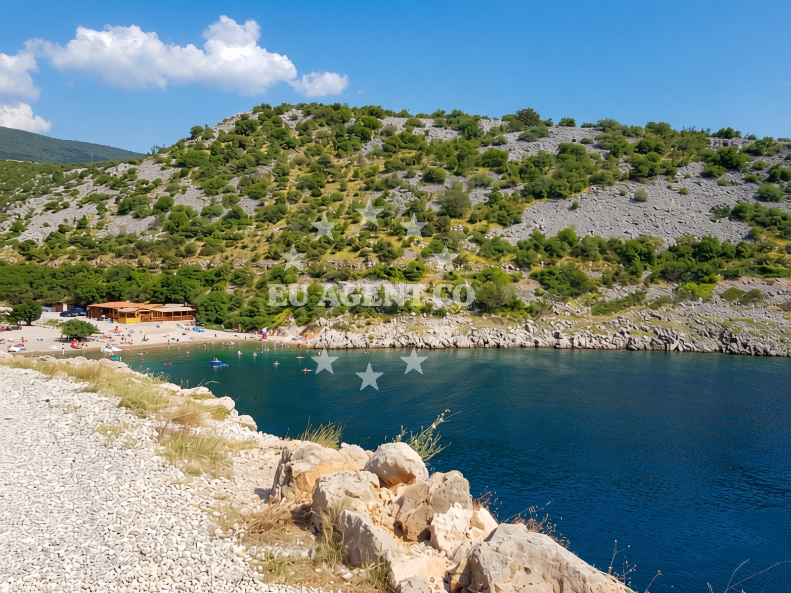 Overview of Dog beach in Dugno 43, Povile