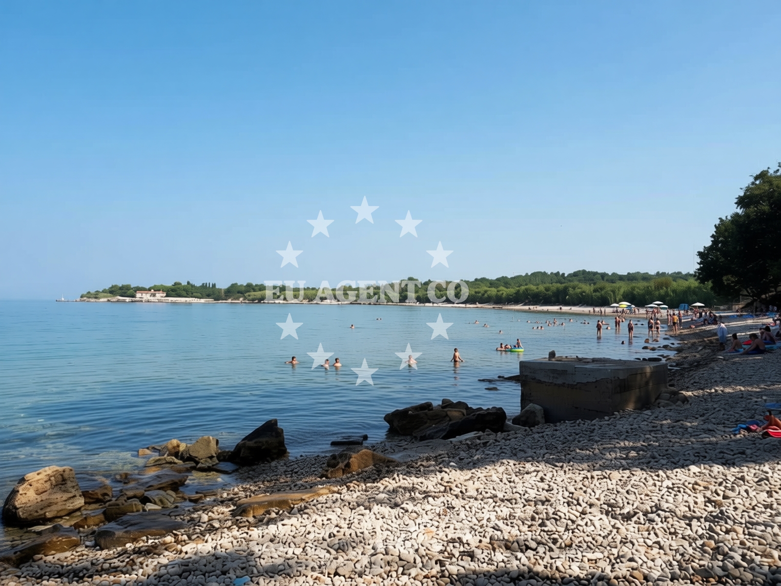 Overview of Dog Dreams beach in Kastanija, Novigrad Istria