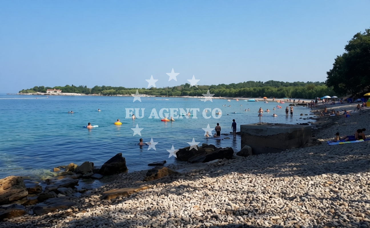 Additional view of Dog Dreams beach in Kastanija, Novigrad Istria