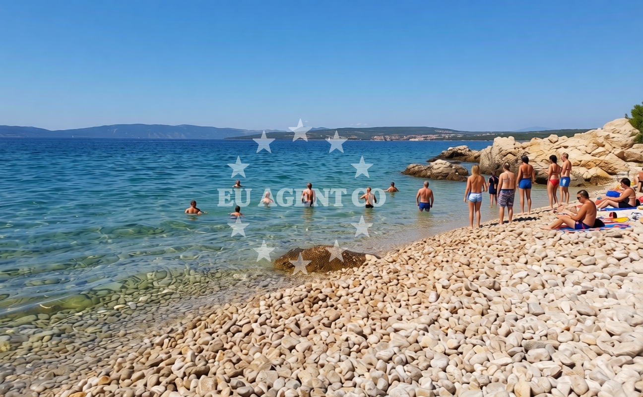 Beach facilities and surroundings at Dogs beach in Buka ulica 15, Punat