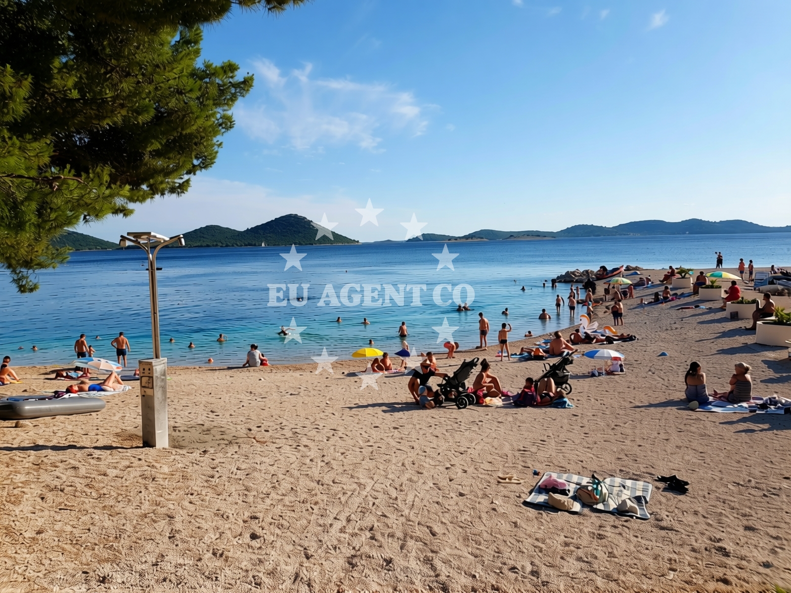 Overview of Dolaske Drage beach in 16 Ulica Zdeslava Turića, Drage