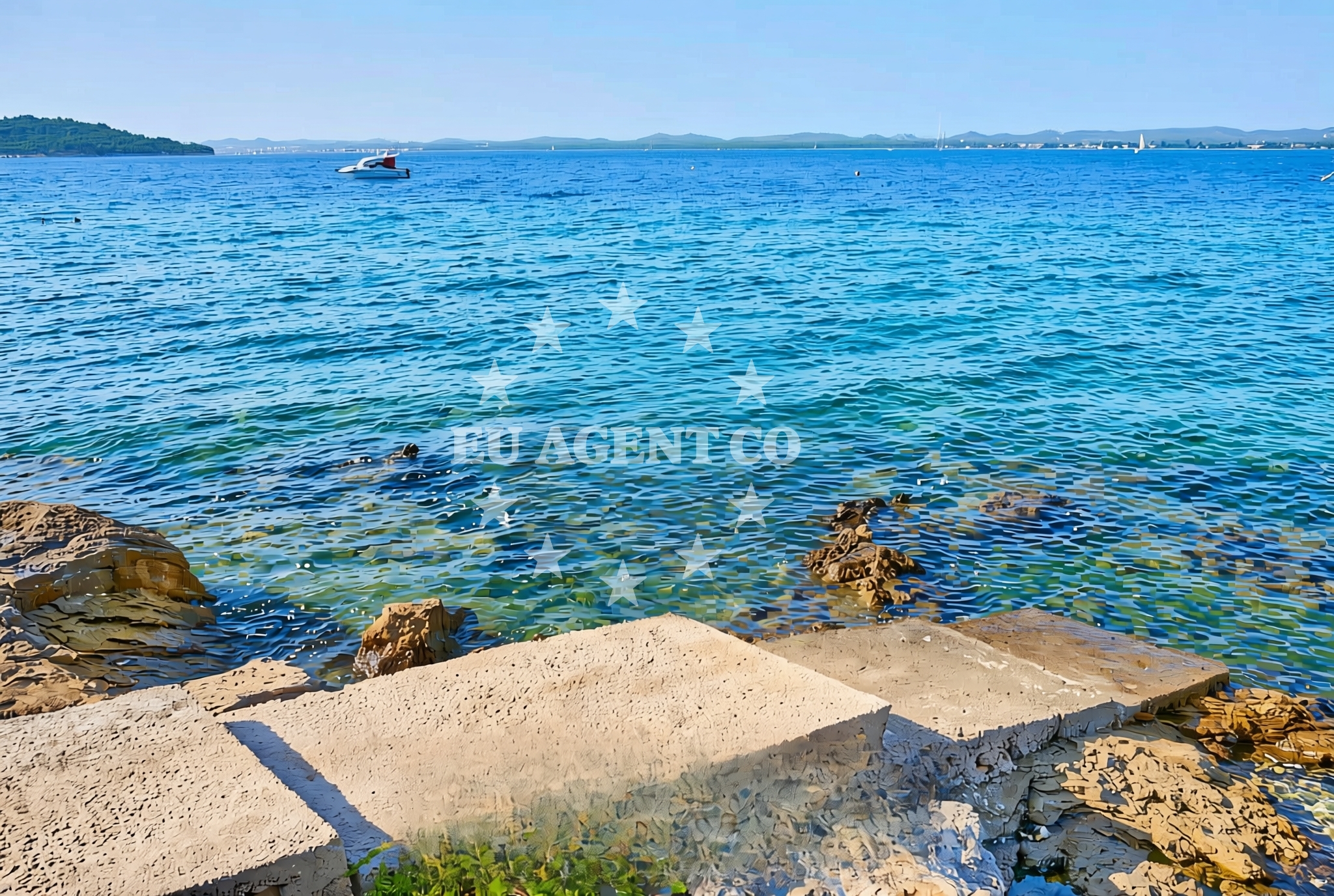 Overview of Donja Banda (dog beach), Zlarin (Zlarin) Beach in Donja Banda (plaža za pse)
