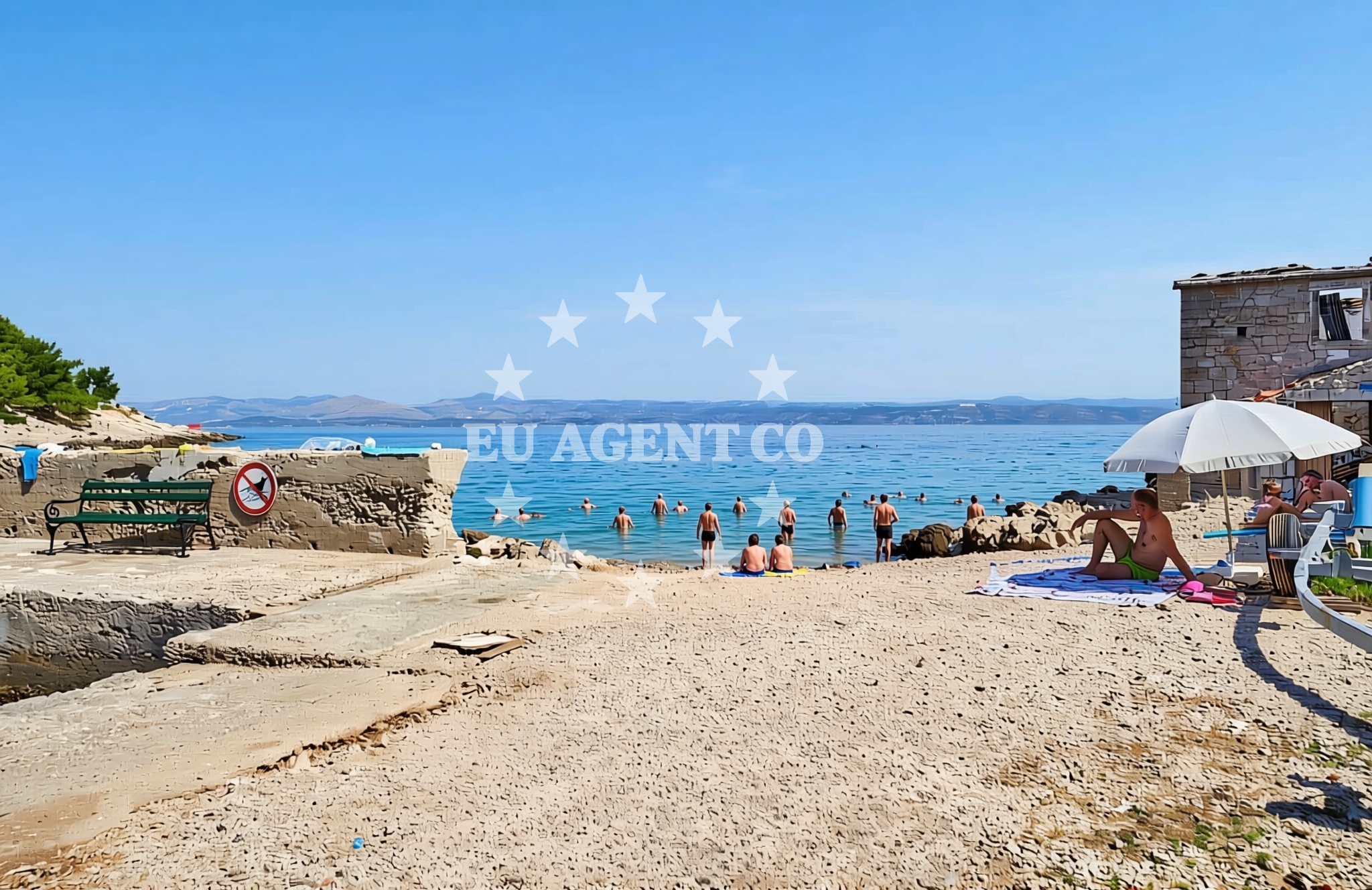 Shoreline and swimming area at Donja Krušica sjever, Srednje Selo (Šolta) Beach in Donja Krušica sjever