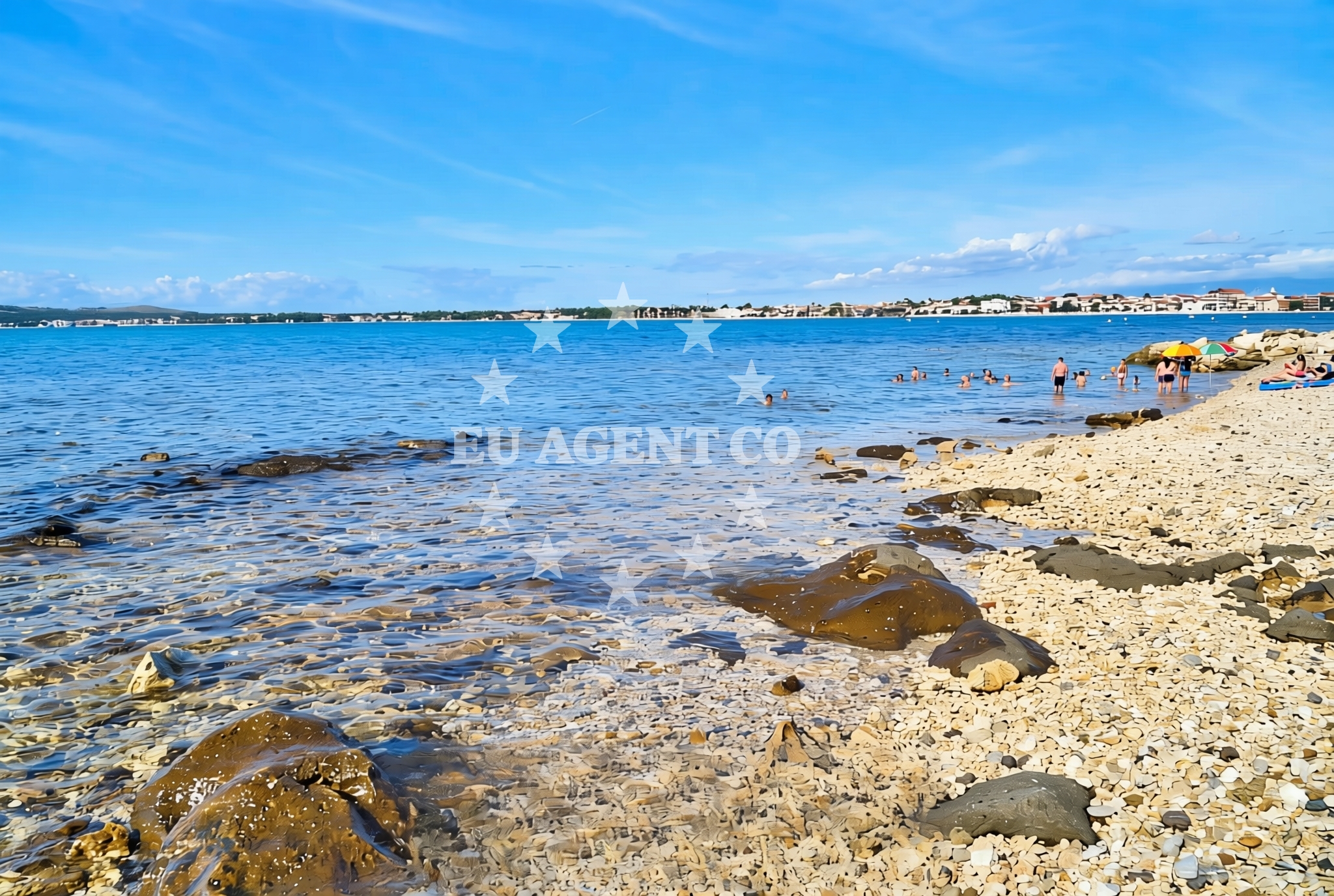 Shoreline and swimming area at Donja Prezida jug, Vir (Vir) Beach in Donja Prezida jug