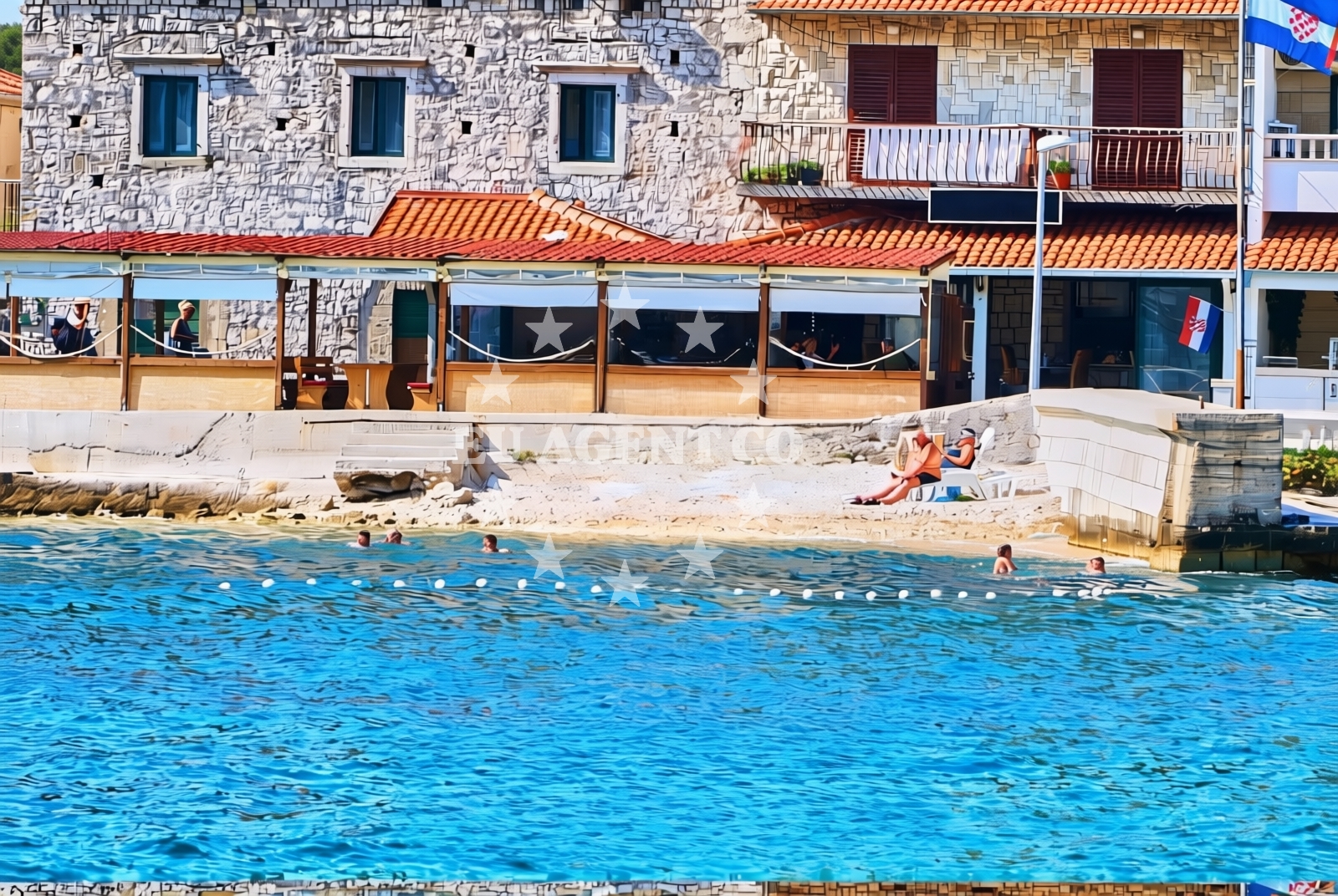 Overview of Donja uvala porat sjever, Drvenik (Gradac) Beach in Donja uvala porat sjever