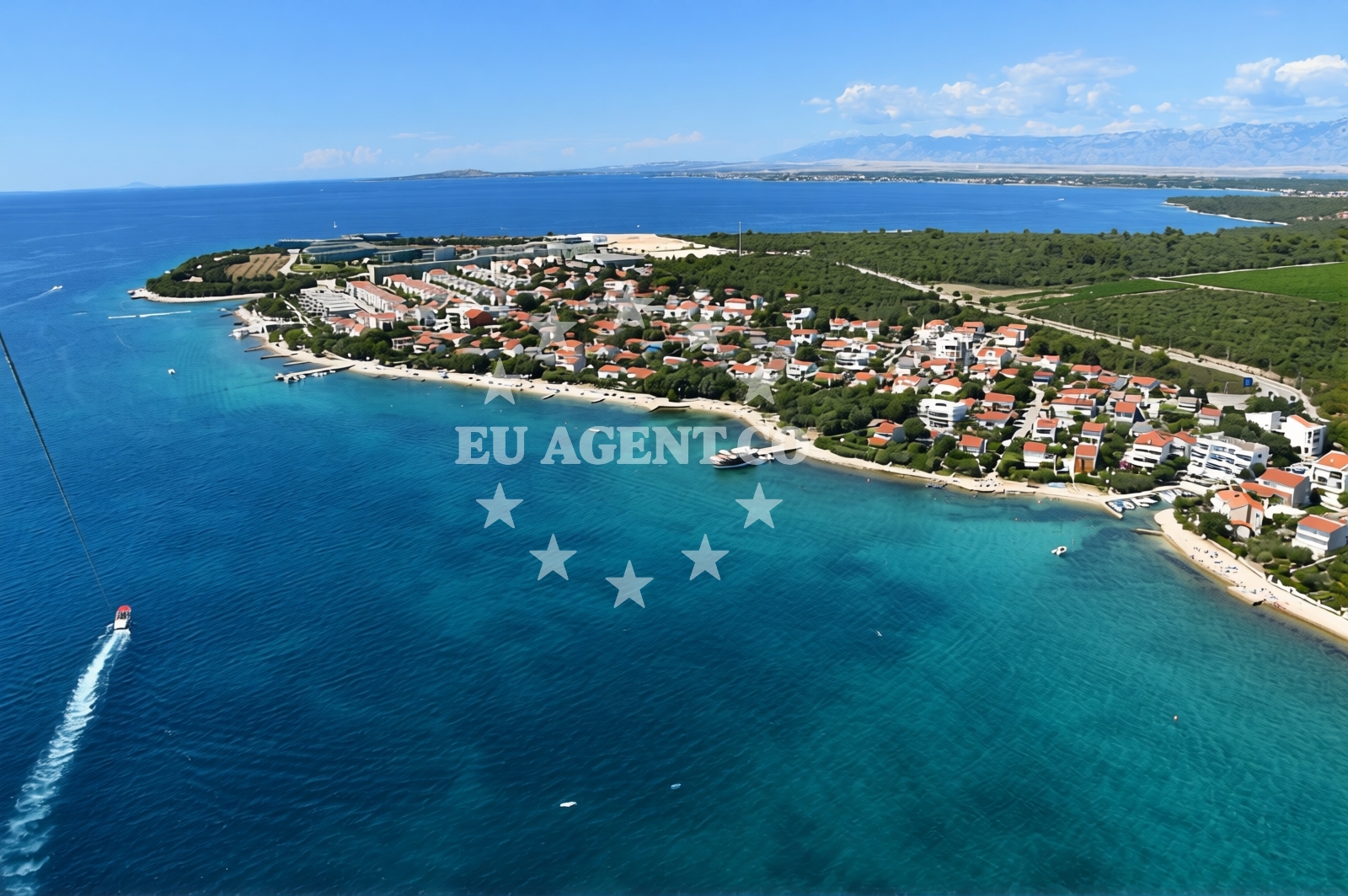 Beach facilities and surroundings at Donje Petrcane beach in Ulica I, 5i, Petrcane