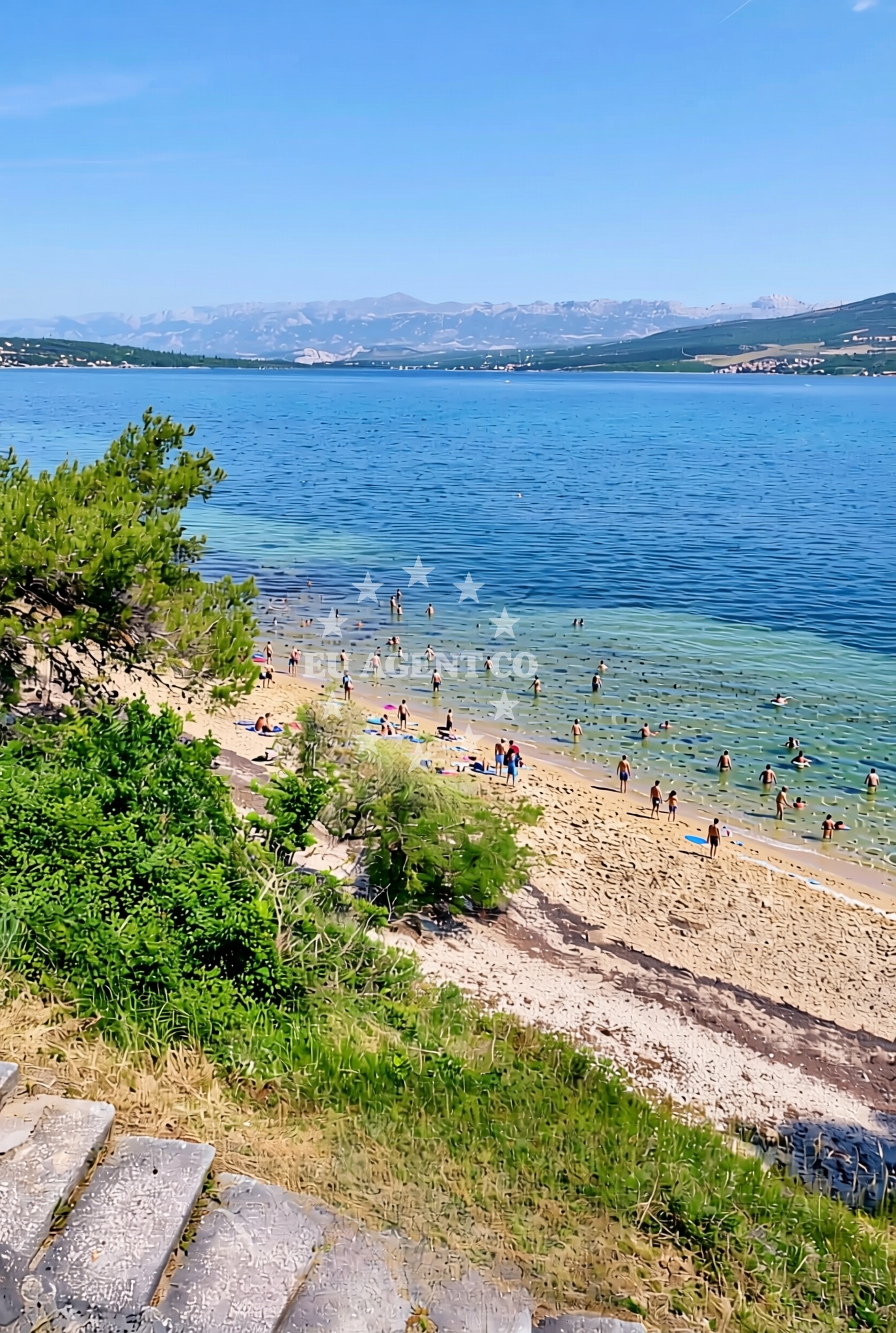 Beach facilities and surroundings at Donji Karin: beaches and coves (2) in Donji Karin