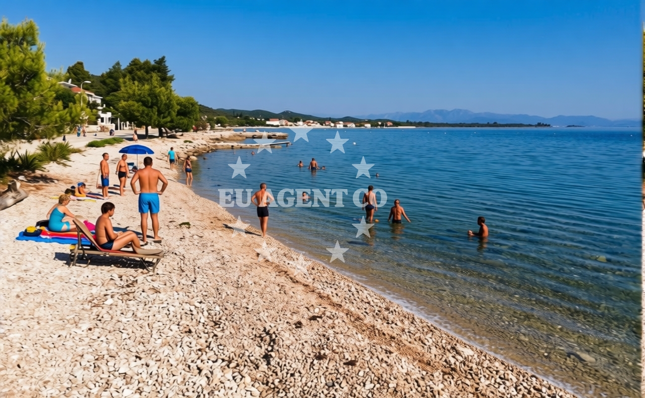 Shoreline and swimming area at Drace beach in Bratkovice l 14A , Drače
