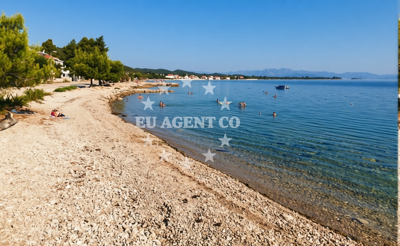 Beach facilities and surroundings at Drace beach in Bratkovice l 14A , Drače