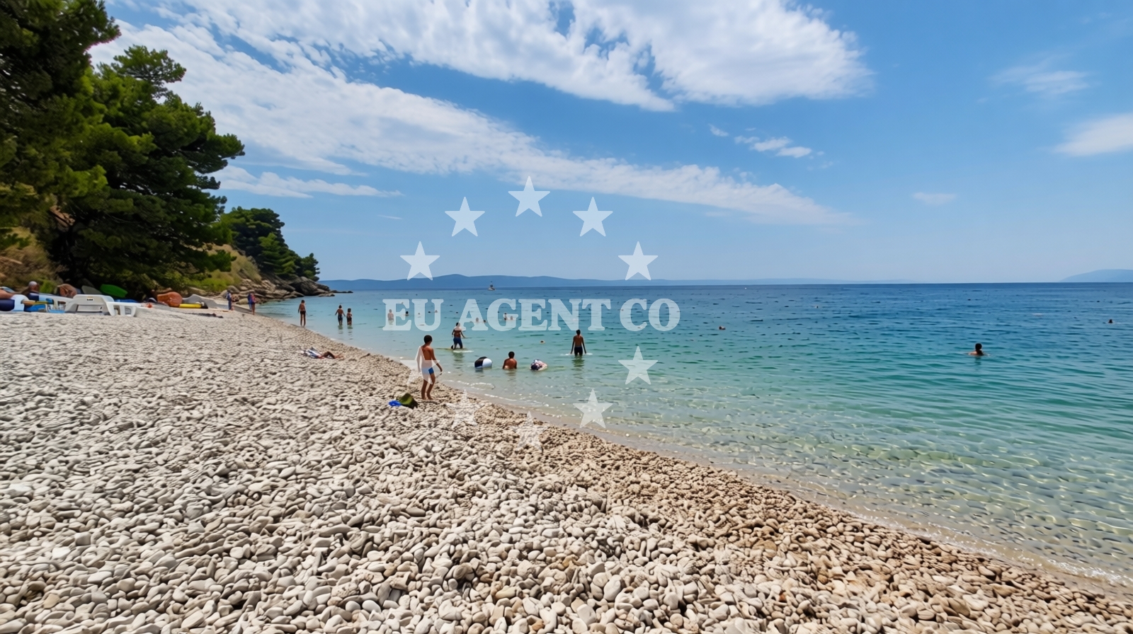 Sea and coastal view of Dracevac Beach in 39 Kamena, Tučepi