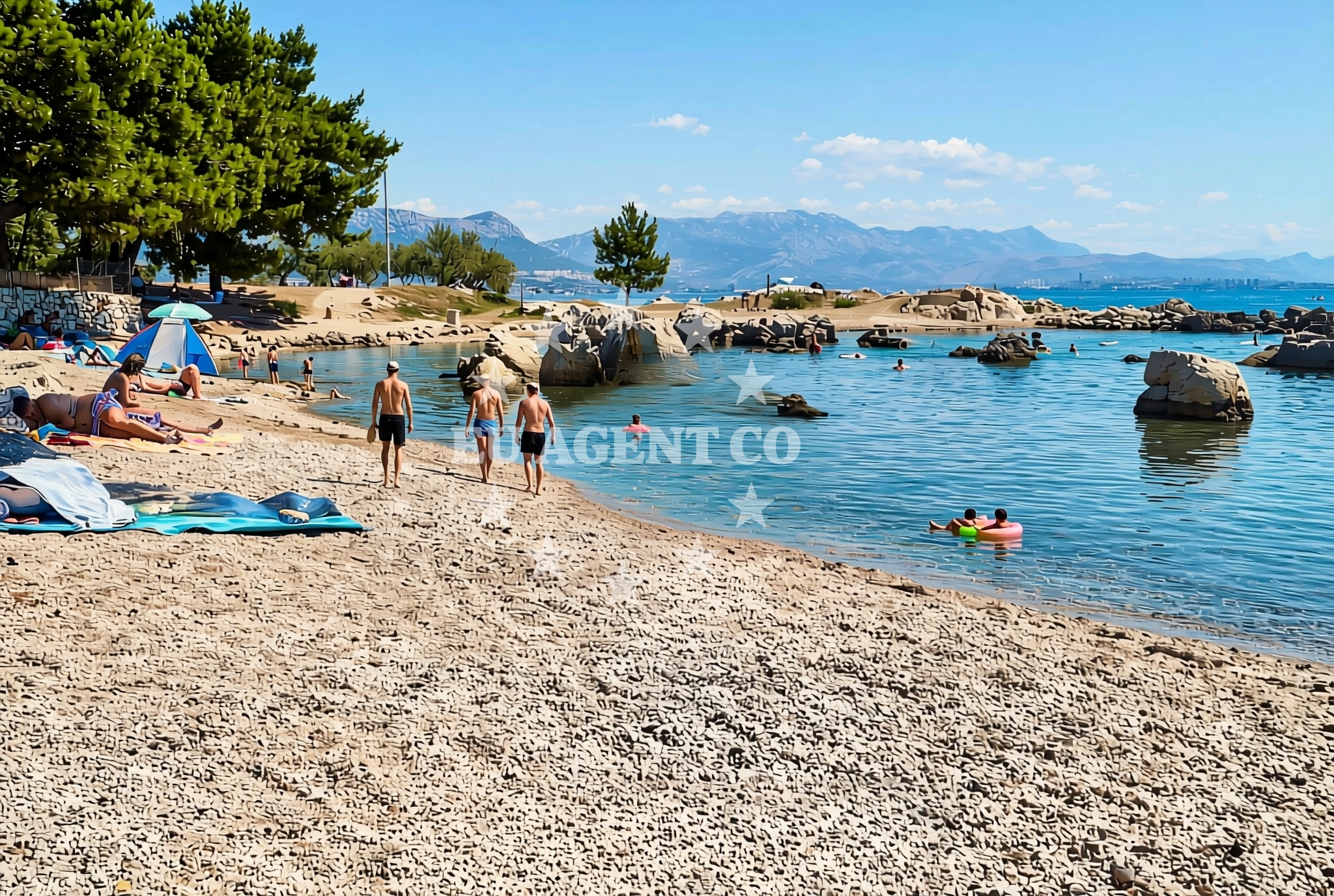Beach facilities and surroundings at Dračić, Kaštel Štafilić Beach in Dračić