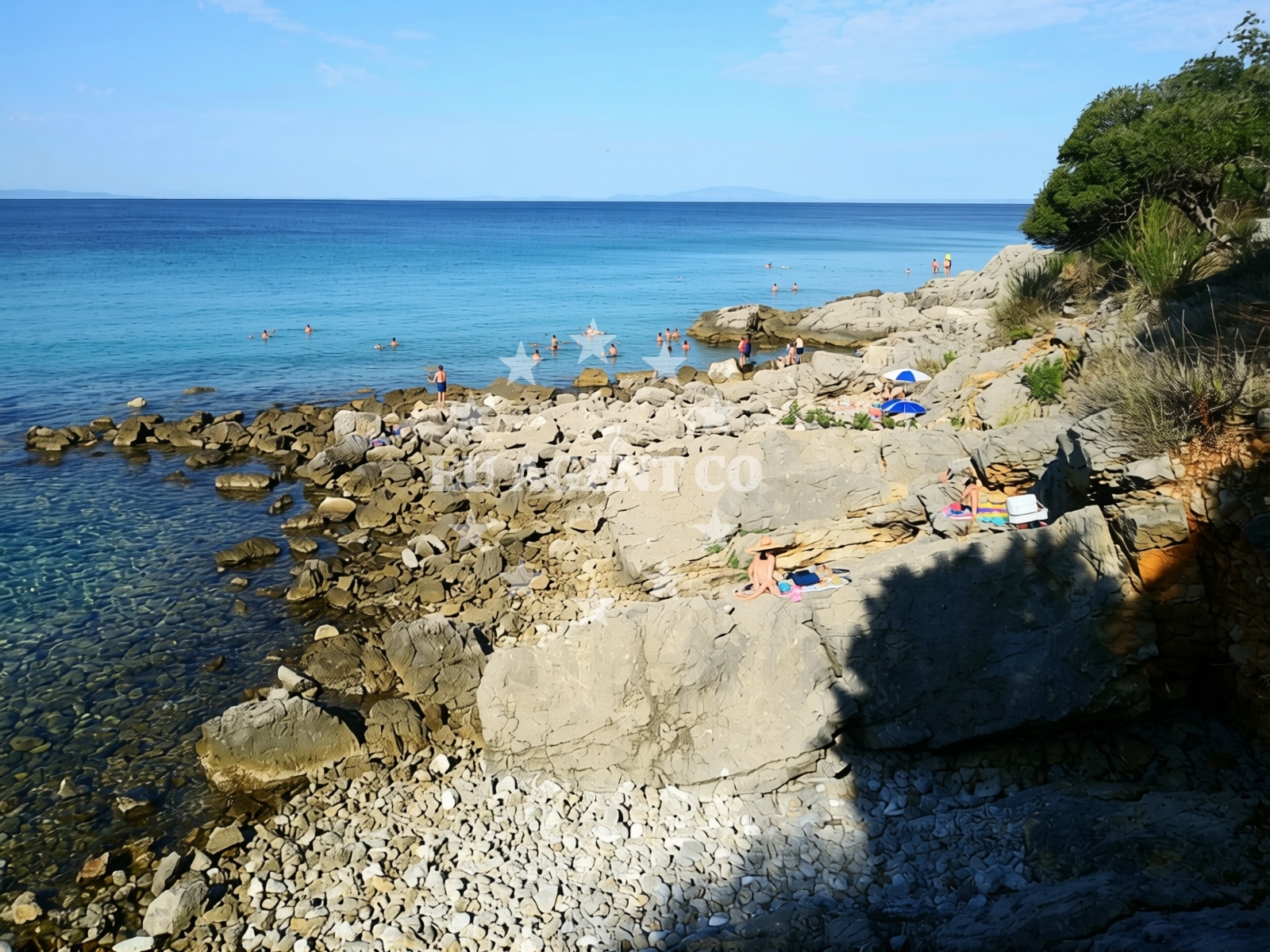 Overview of Drazica beach 2 in Sonjevi Stani 30, Potočnica