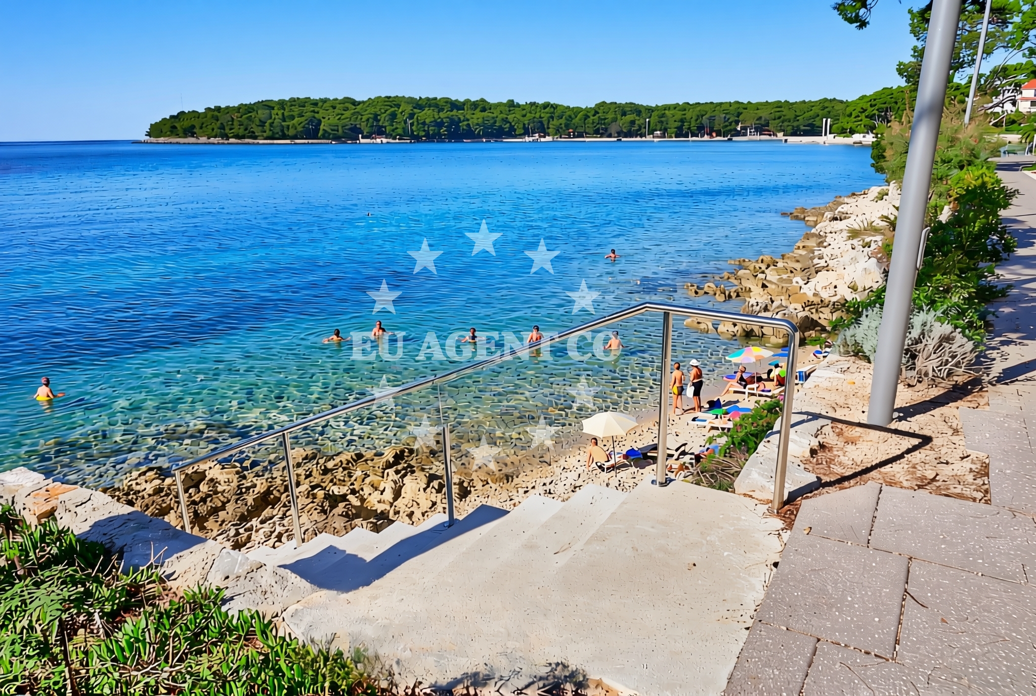 Overview of Dražica sjever, Mali Lošinj (Lošinj) Beach in Dražica sjever