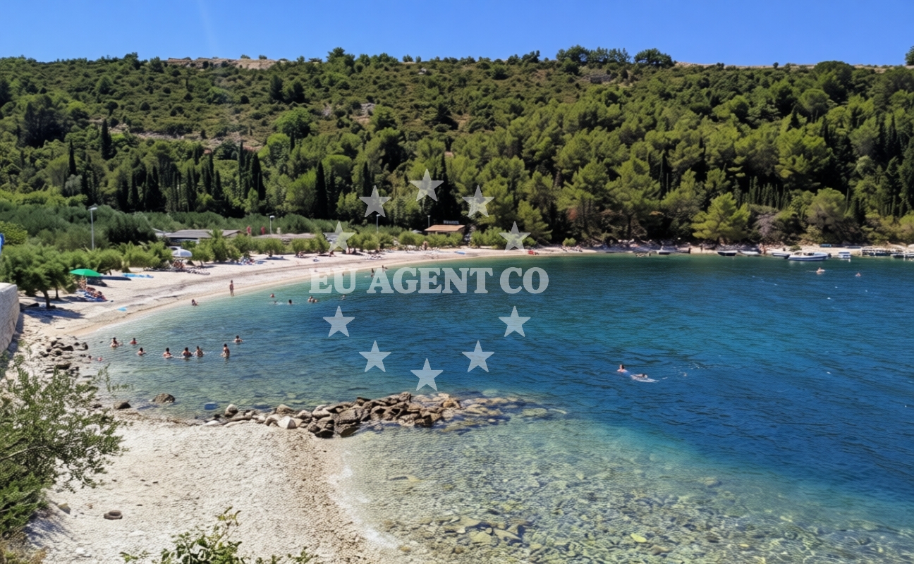 Additional view of Duba beach in Duba, Kremena
