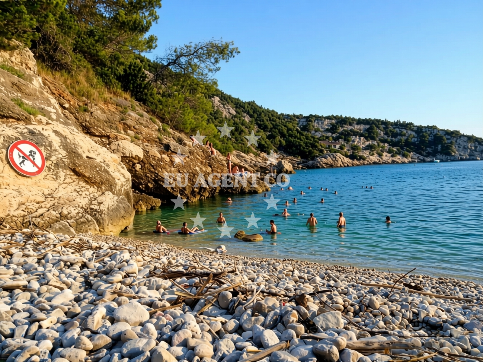 Sea and coastal view of Dubac beach in Zastražišće 94, Zastražišće